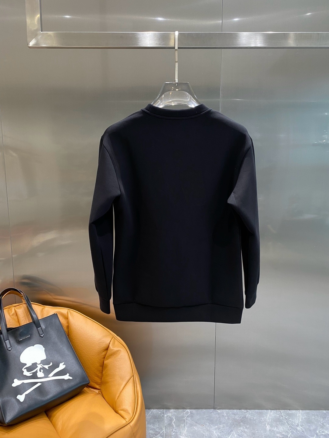 《𝙉𝙚𝙬🤍🖤普家》25秋冬新品空气层 圆领卫衣，正面品牌标识设计，创意重释品牌标志性设计，采用400克重