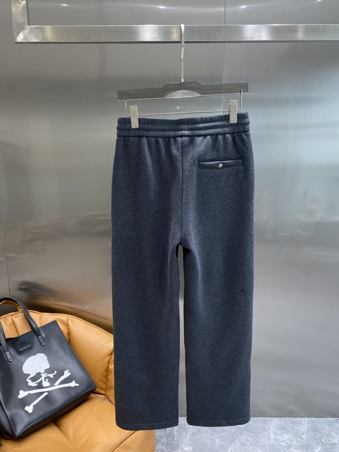 《𝙉𝙚𝙬🖤🤍克家》2025专柜新品大爆款高端休闲裤松紧裤！奢华品牌logo重工艺点缀 随意进出专柜，高端