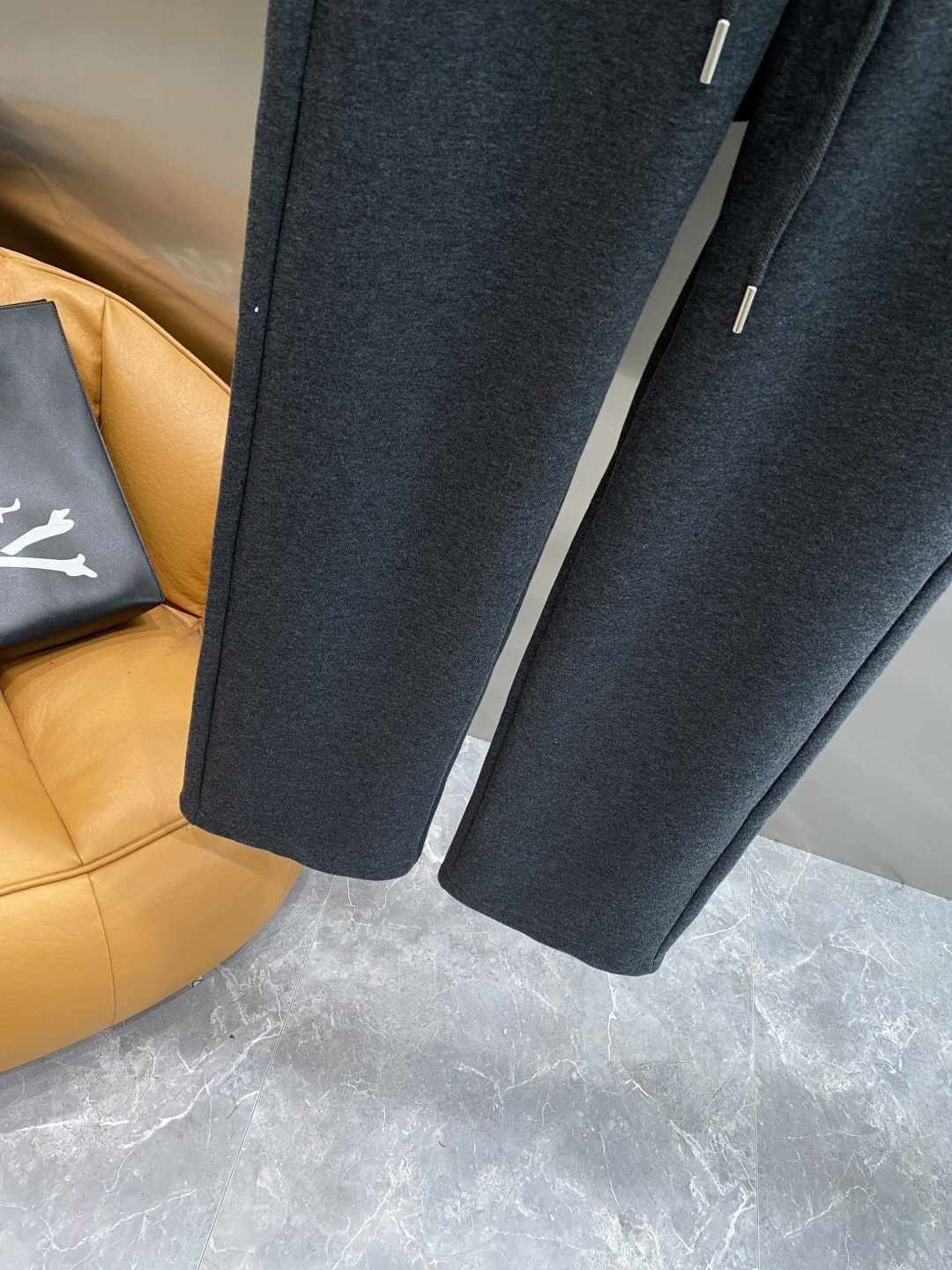 《𝙉𝙚𝙬🖤🤍克家》2025专柜新品大爆款高端休闲裤松紧裤！奢华品牌logo重工艺点缀 随意进出专柜，高端