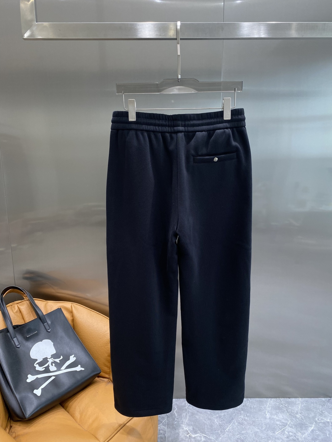 《𝙉𝙚𝙬🖤🤍克家》2025专柜新品大爆款高端休闲裤松紧裤！奢华品牌logo重工艺点缀 随意进出专柜，高端
