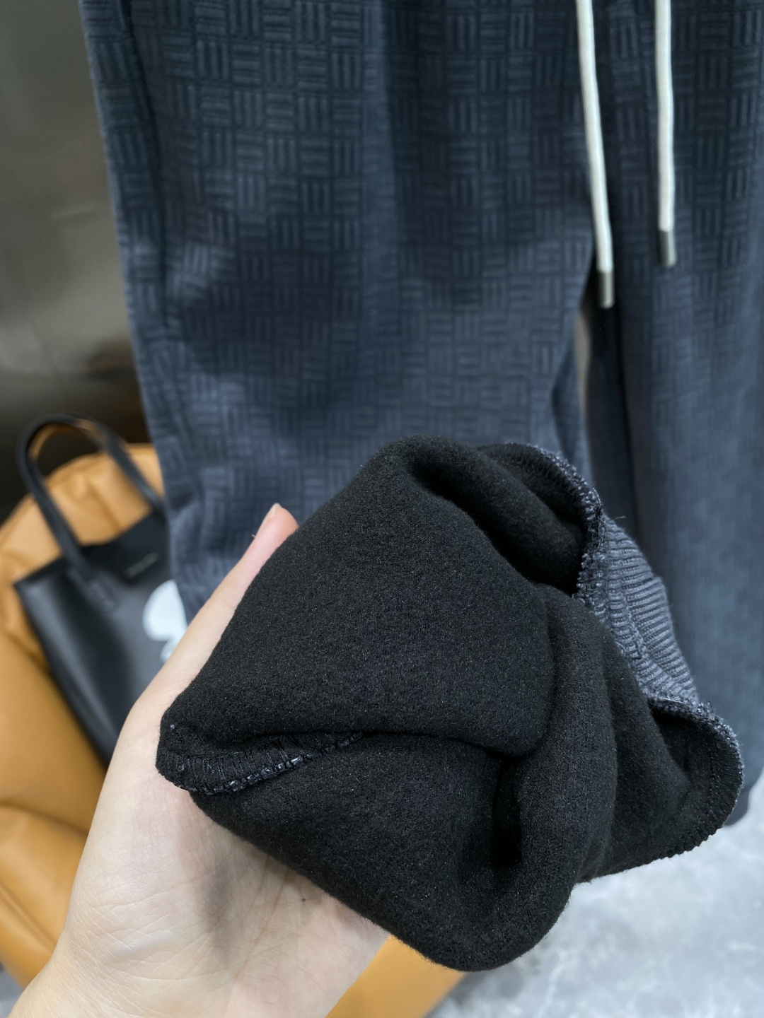 《𝙉𝙚𝙬🖤🤍华伦家》2025专柜新品大爆款高端休闲裤松紧裤！奢华品牌logo重工艺点缀 随意进出专柜，高