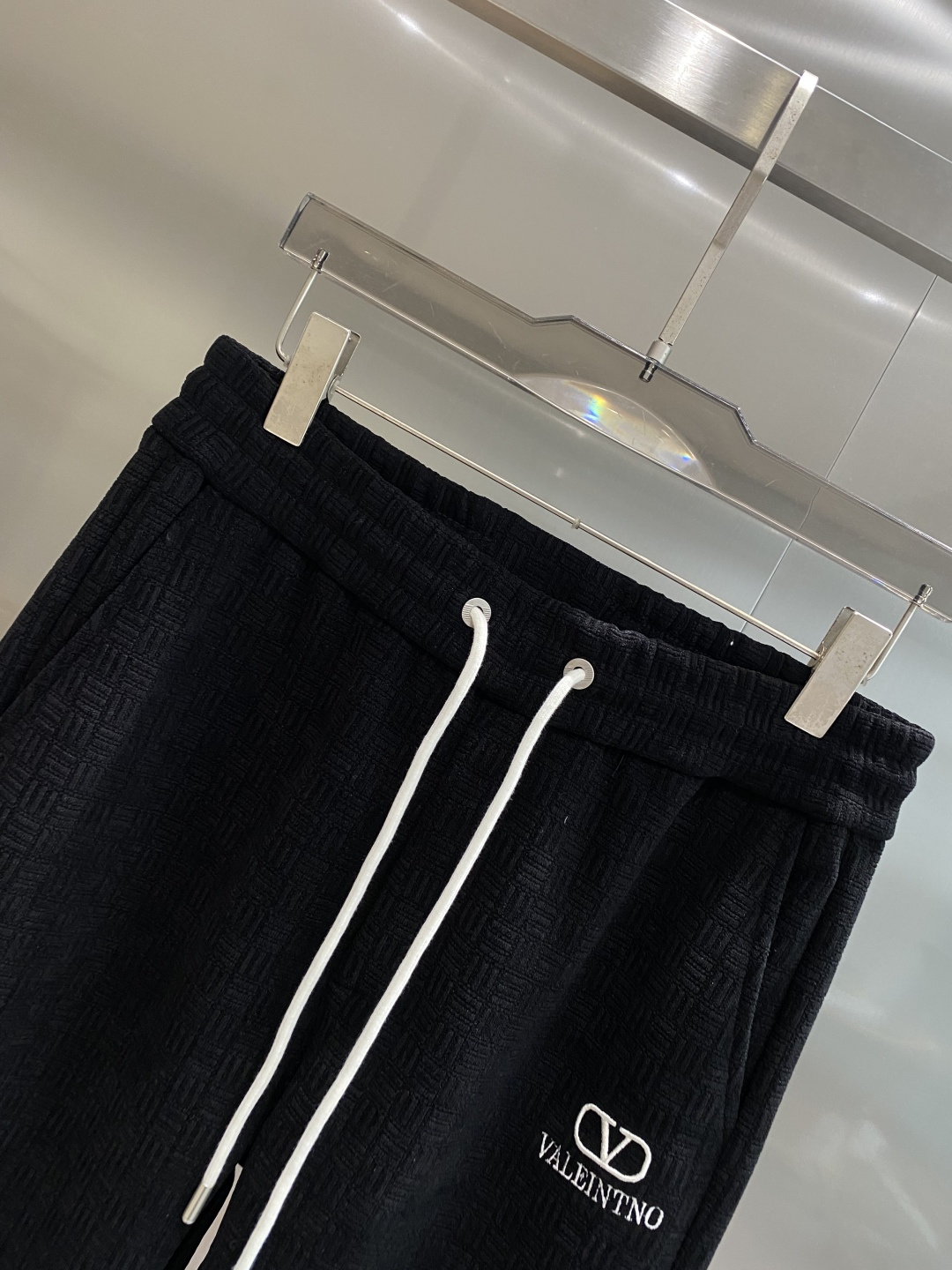 《𝙉𝙚𝙬🖤🤍华伦家》2025专柜新品大爆款高端休闲裤松紧裤！奢华品牌logo重工艺点缀 随意进出专柜，高