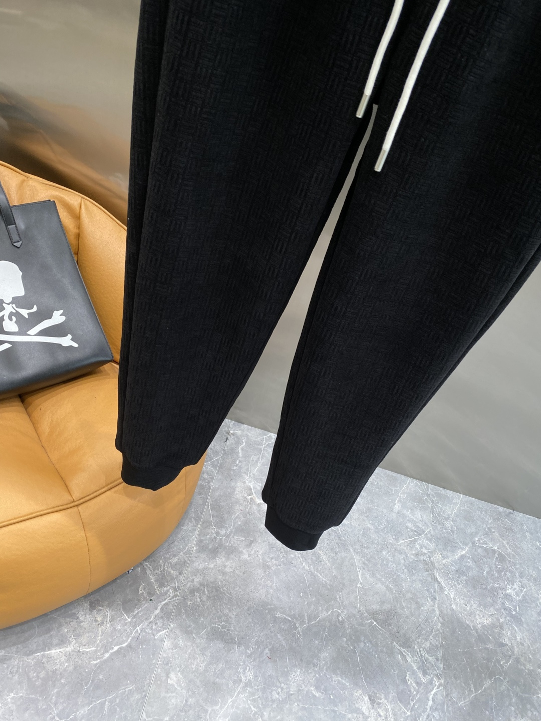 《𝙉𝙚𝙬🖤🤍华伦家》2025专柜新品大爆款高端休闲裤松紧裤！奢华品牌logo重工艺点缀 随意进出专柜，高