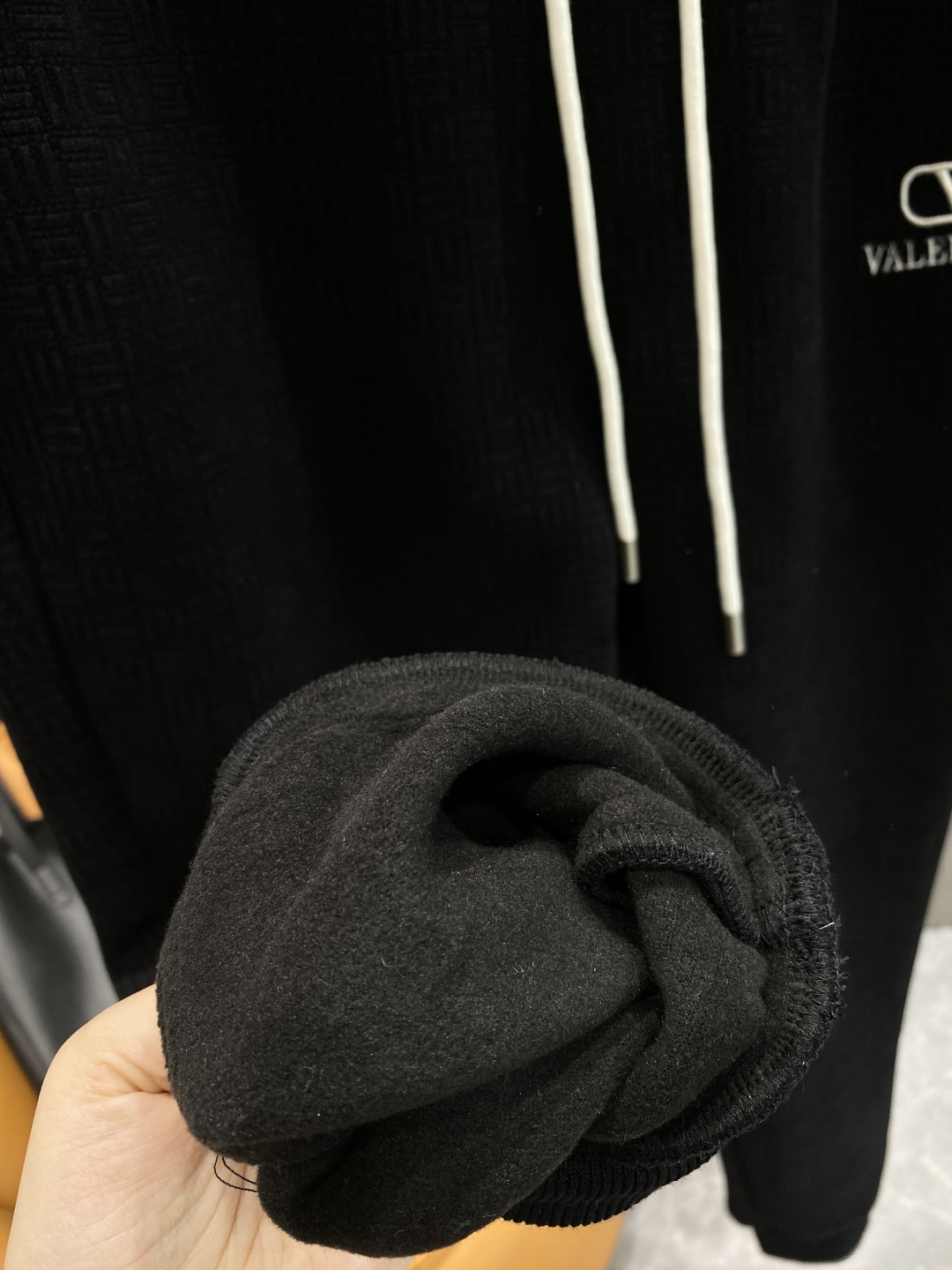 《𝙉𝙚𝙬🖤🤍华伦家》2025专柜新品大爆款高端休闲裤松紧裤！奢华品牌logo重工艺点缀 随意进出专柜，高