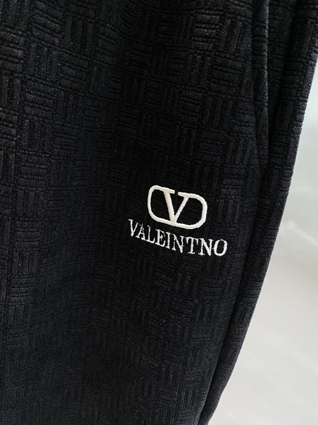 《𝙉𝙚𝙬🖤🤍华伦家》2025专柜新品大爆款高端休闲裤松紧裤！奢华品牌logo重工艺点缀 随意进出专柜，高