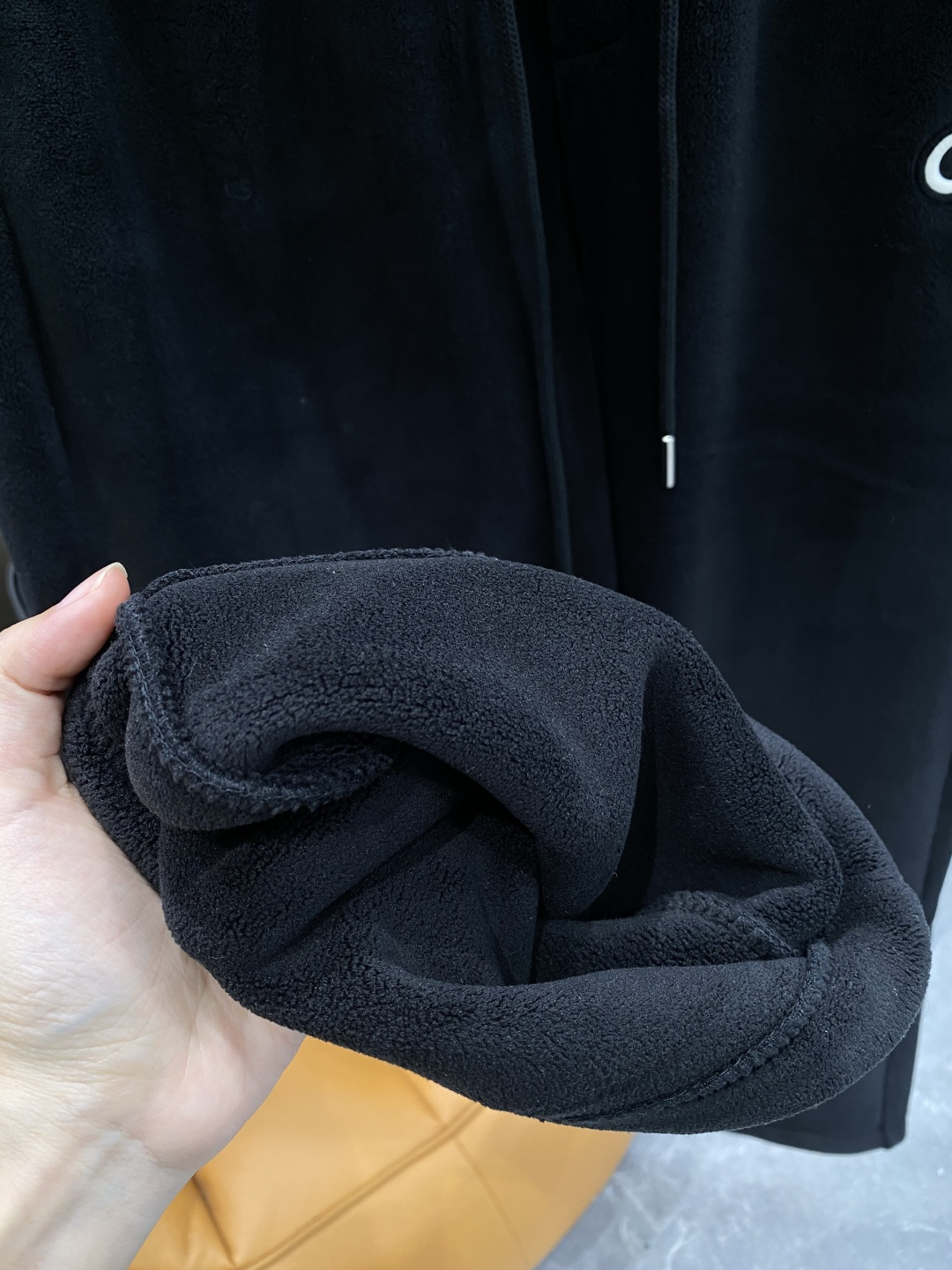 《𝙉𝙚𝙬🤍🖤alo家》2025秋冬新款休闲裤！官网同步发售。品牌经典LOGO休闲裤 ，舒适度极好，手触感