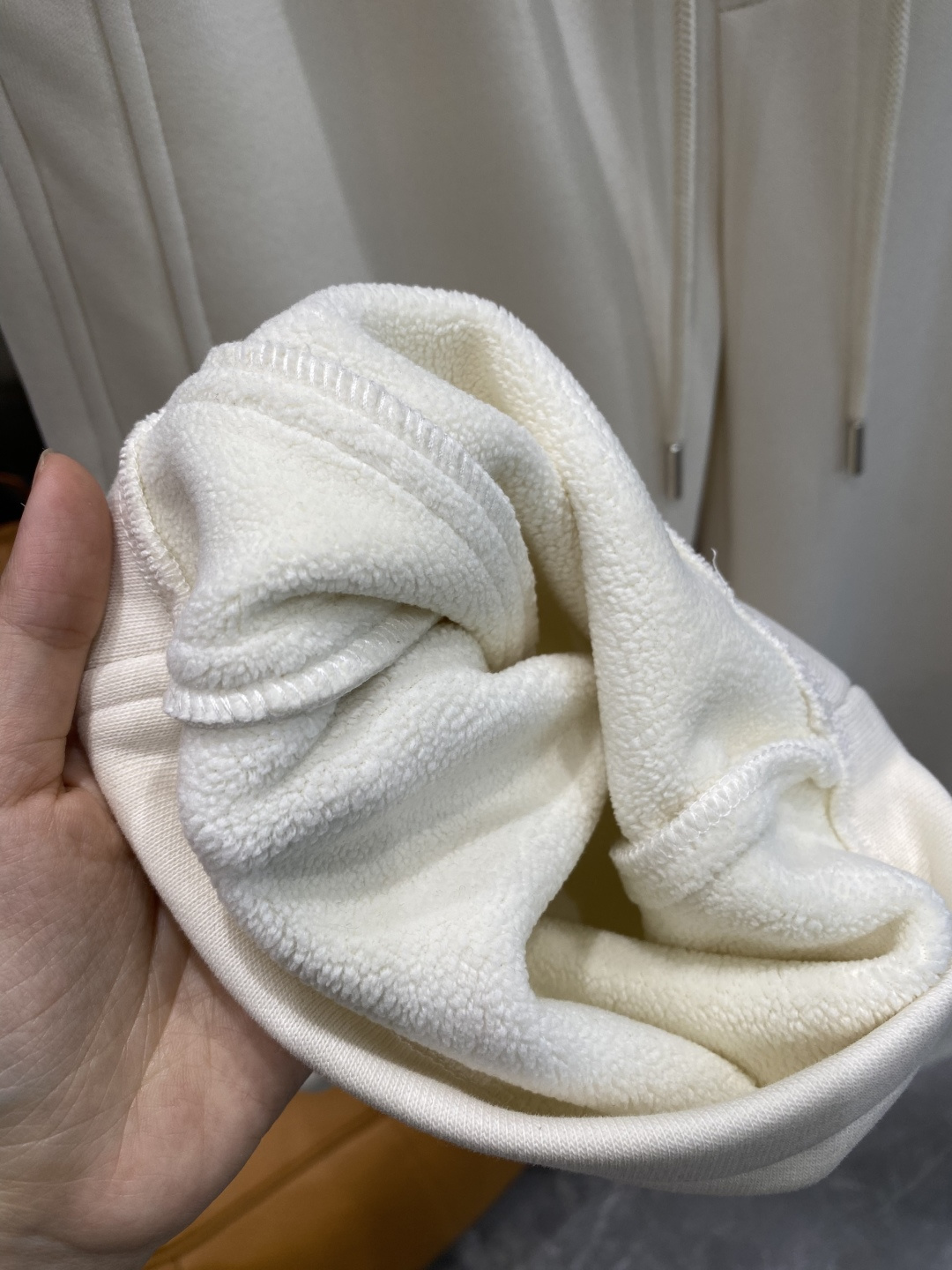 《𝙉𝙚𝙬🤍🖤alo家》2025秋冬新款休闲裤！官网同步发售。品牌经典LOGO休闲裤 ，舒适度极好，手触感