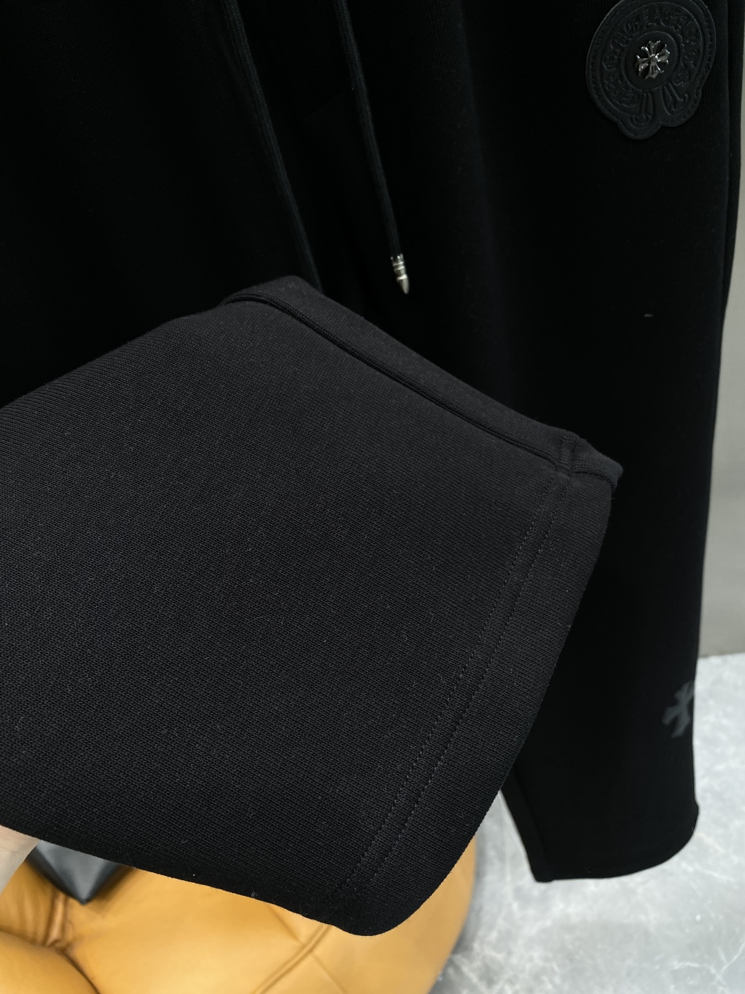 《𝙉𝙚𝙬🤍🖤克家》2025秋冬新款休闲裤！官网同步发售。品牌经典LOGO休闲裤 ，舒适度极好，手触感强烈