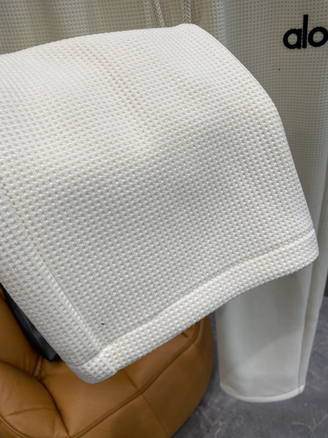 《𝙉𝙚𝙬🤍🖤alo家》2025秋冬新款休闲裤！官网同步发售。品牌经典LOGO休闲裤 ，舒适度极好，手触感