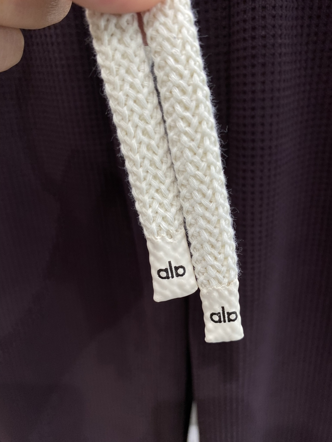 《𝙉𝙚𝙬🤍🖤alo家》2025秋冬新款休闲裤！官网同步发售。品牌经典LOGO休闲裤 ，舒适度极好，手触感