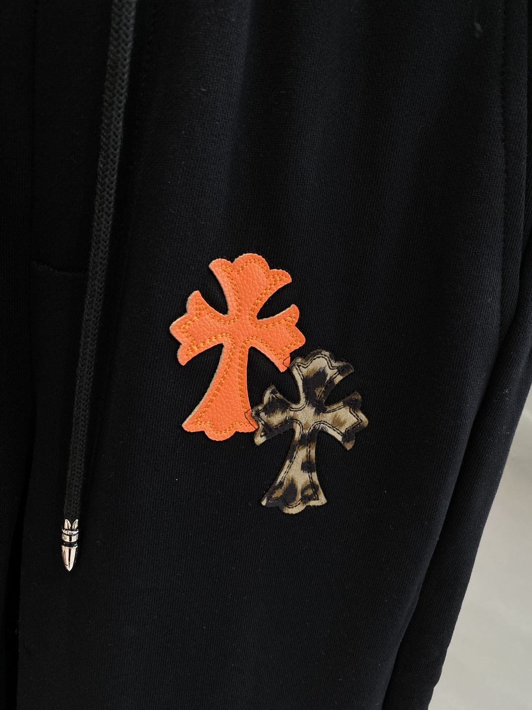 《𝙉𝙚𝙬🖤🤍克家》2025专柜新品大爆款高端休闲裤松紧裤！奢华品牌logo重工艺点缀 随意进出专柜，高端