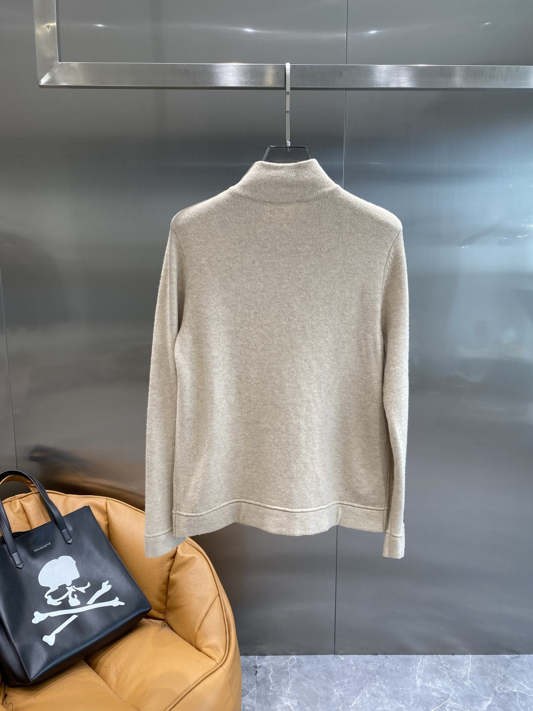 《𝙉𝙚𝙬🤍🖤古家》2025官网秋冬季最新毛衣，专柜同步在售爆款！特供羊毛混纺面料.手感舒适.可直接接触皮