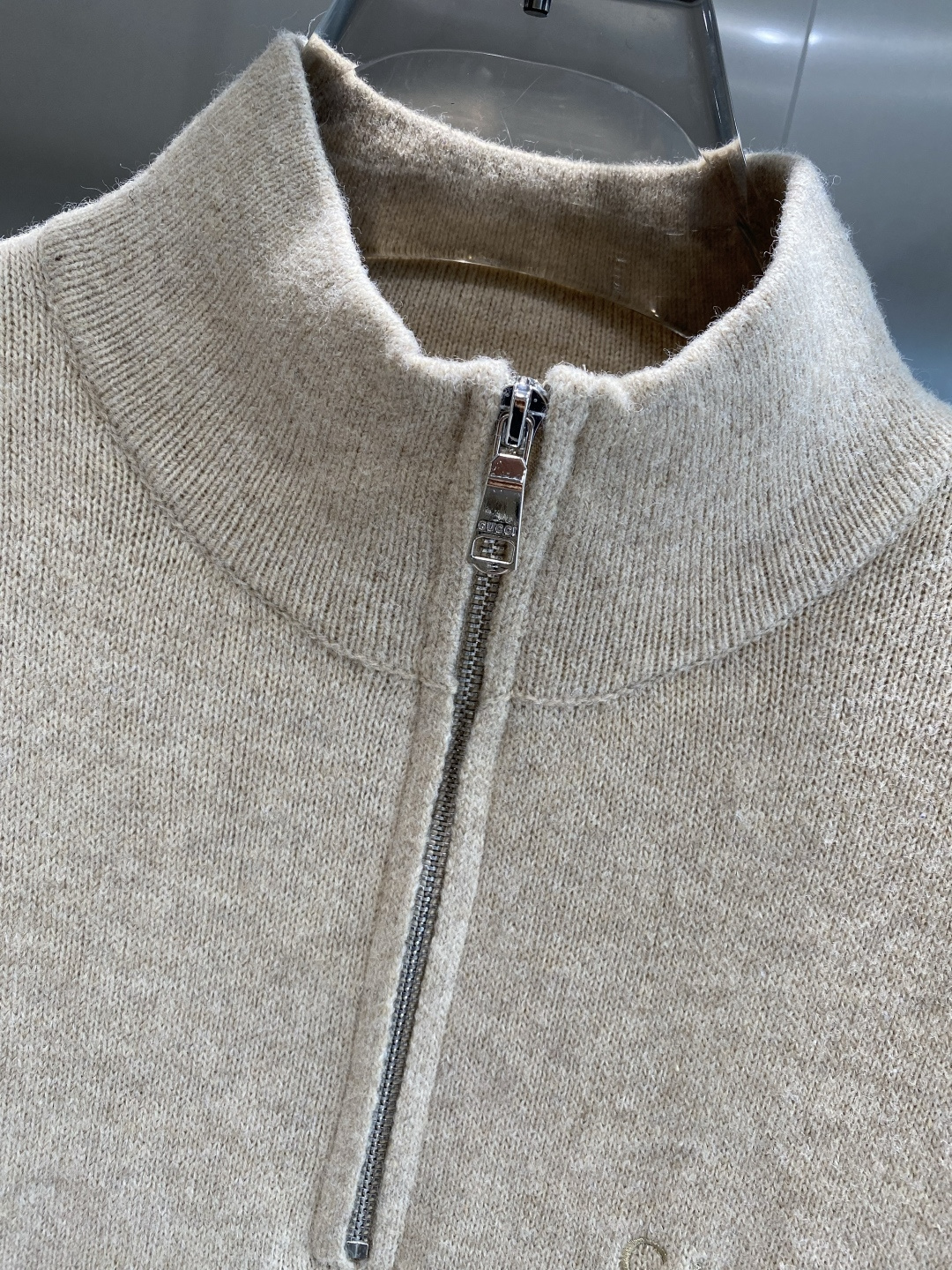 《𝙉𝙚𝙬🤍🖤古家》2025官网秋冬季最新毛衣，专柜同步在售爆款！特供羊毛混纺面料.手感舒适.可直接接触皮