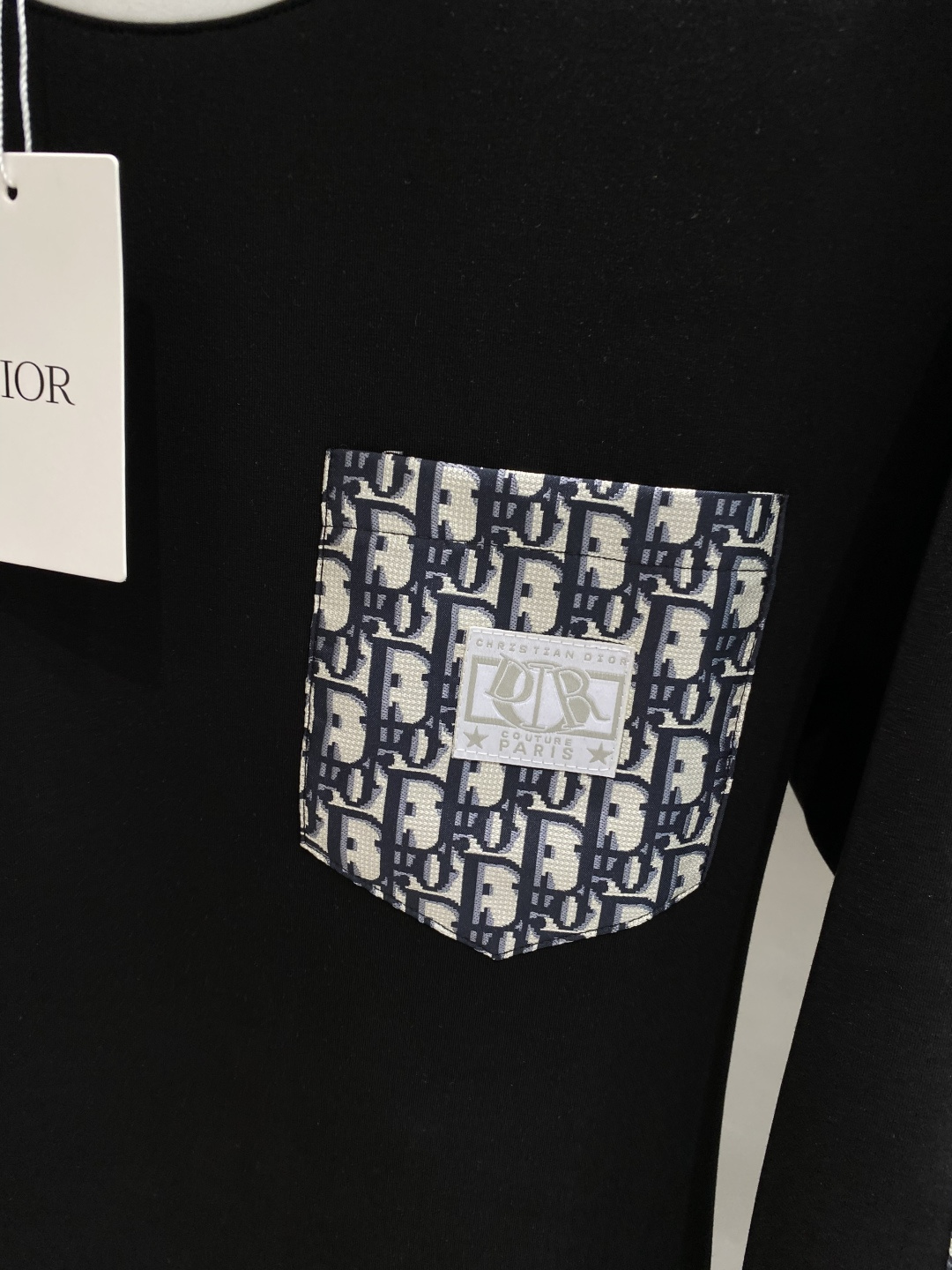 《𝙉𝙚𝙬🤍🖤迪家》25秋冬新品空气层 圆领卫衣，正面品牌标识设计，创意重释品牌标志性设计，采用400克重