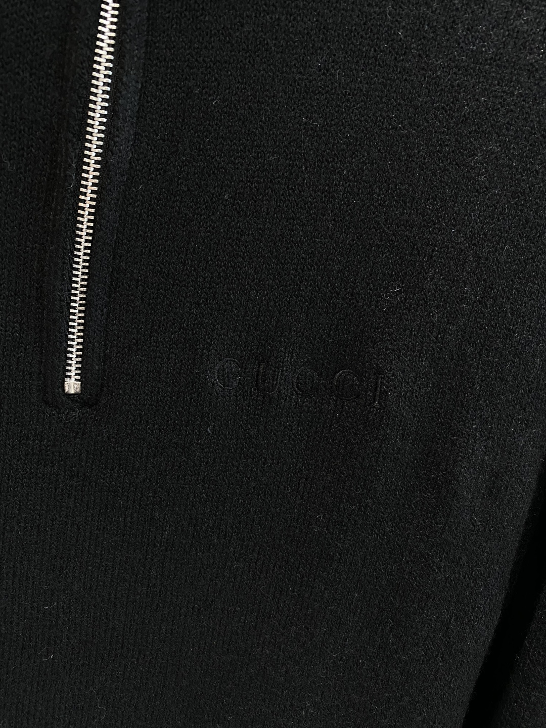 《𝙉𝙚𝙬🤍🖤古家》2025官网秋冬季最新毛衣，专柜同步在售爆款！特供羊毛混纺面料.手感舒适.可直接接触皮