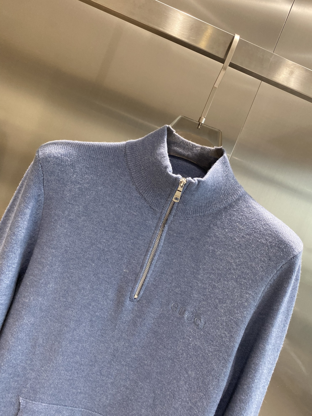 《𝙉𝙚𝙬🤍🖤古家》2025官网秋冬季最新毛衣，专柜同步在售爆款！特供羊毛混纺面料.手感舒适.可直接接触皮