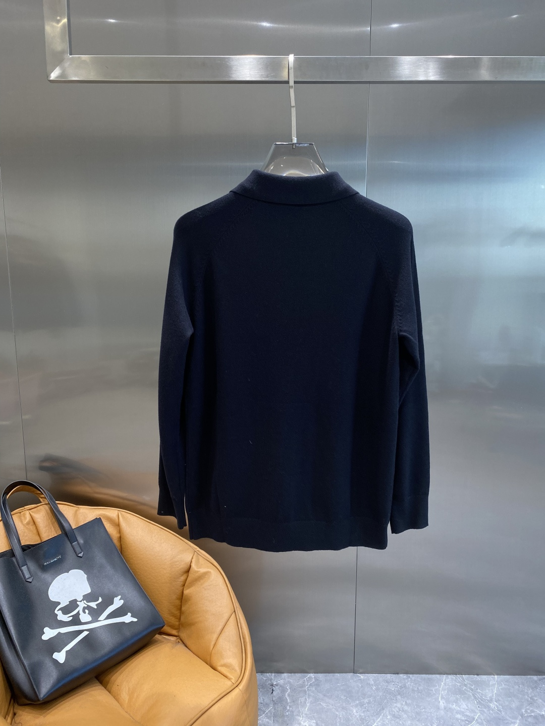 《𝙉𝙚𝙬🤍🖤纪家》2025官网秋冬季最新毛衣，专柜同步在售爆款！特供羊毛混纺面料.手感舒适.可直接接触皮