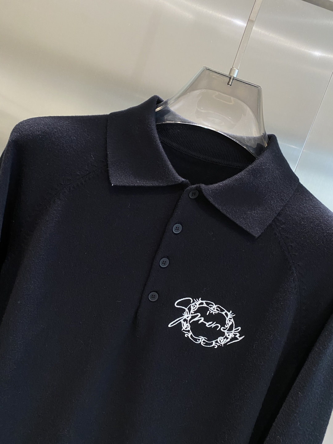 《𝙉𝙚𝙬🤍🖤纪家》2025官网秋冬季最新毛衣，专柜同步在售爆款！特供羊毛混纺面料.手感舒适.可直接接触皮