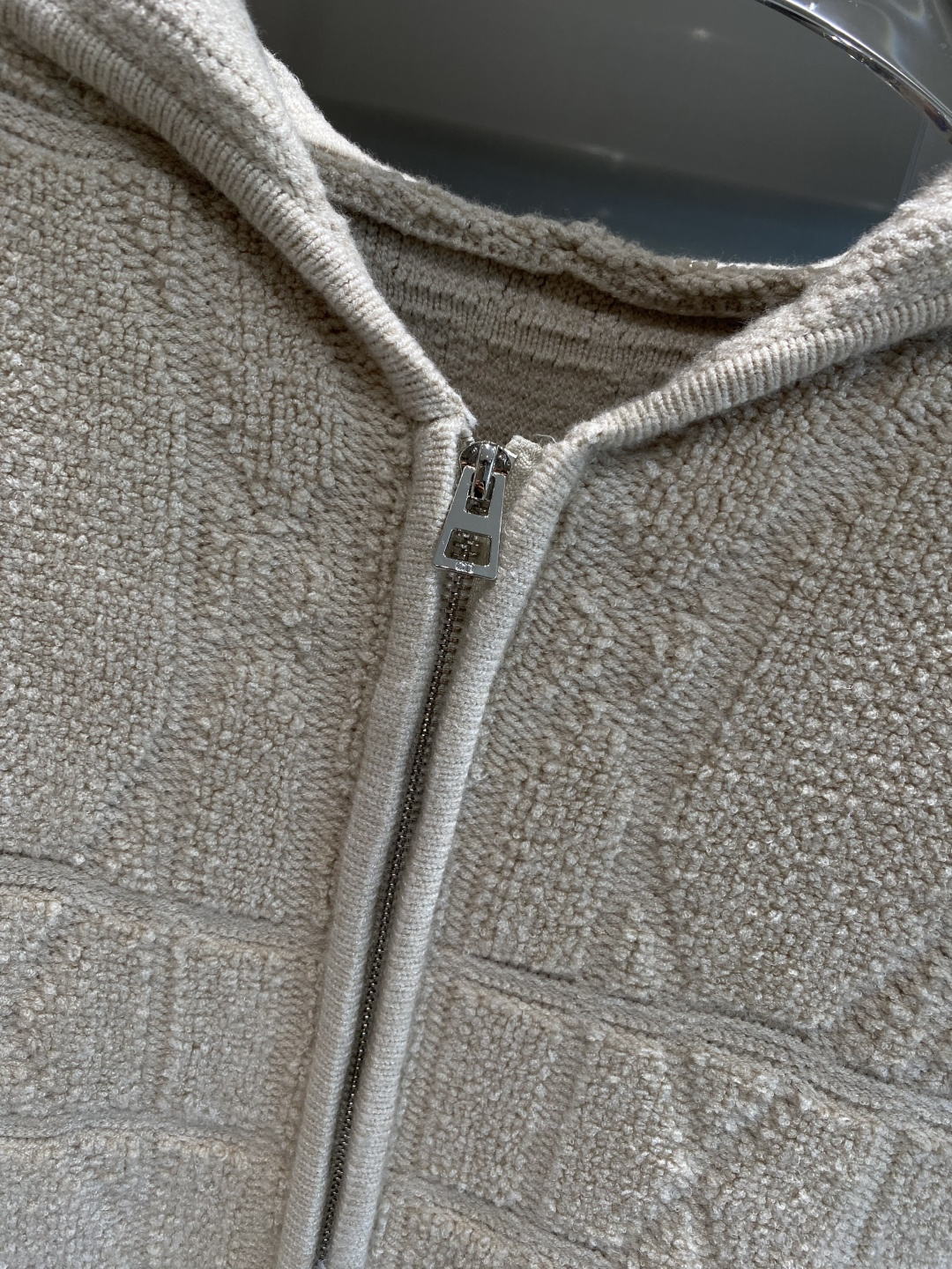 《𝙉𝙚𝙬🤍🖤迪家》开衫新款针织毛衣衫，彰显2025秋冬秀场的 主题。责任采购羊毛成就换季时节的典雅之选，