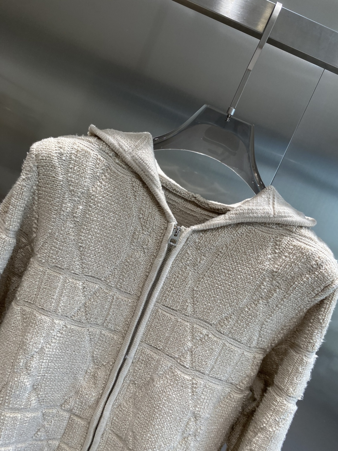 《𝙉𝙚𝙬🤍🖤迪家》开衫新款针织毛衣衫，彰显2025秋冬秀场的 主题。责任采购羊毛成就换季时节的典雅之选，