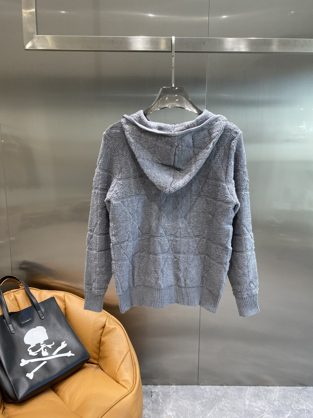 《𝙉𝙚𝙬🤍🖤迪家》开衫新款针织毛衣衫，彰显2025秋冬秀场的 主题。责任采购羊毛成就换季时节的典雅之选，