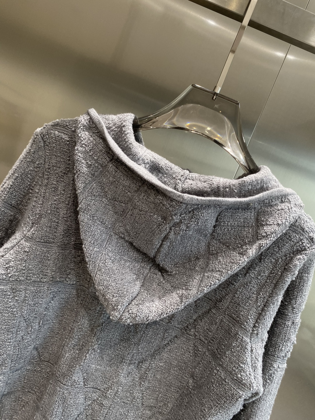 《𝙉𝙚𝙬🤍🖤迪家》开衫新款针织毛衣衫，彰显2025秋冬秀场的 主题。责任采购羊毛成就换季时节的典雅之选，