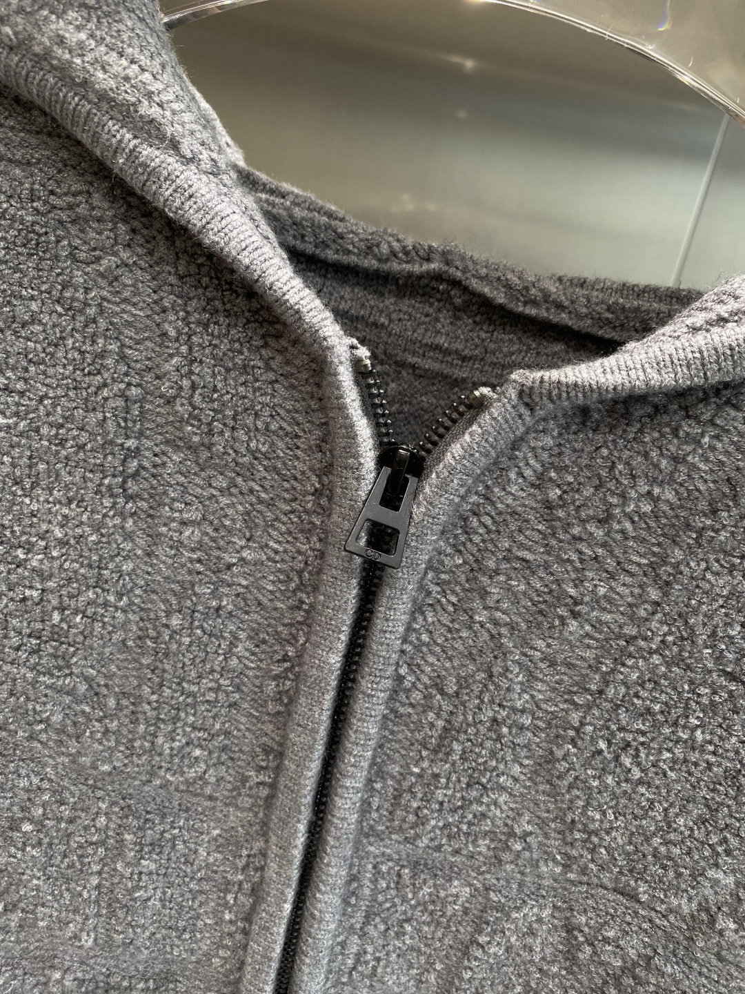 《𝙉𝙚𝙬🤍🖤迪家》开衫新款针织毛衣衫，彰显2025秋冬秀场的 主题。责任采购羊毛成就换季时节的典雅之选，