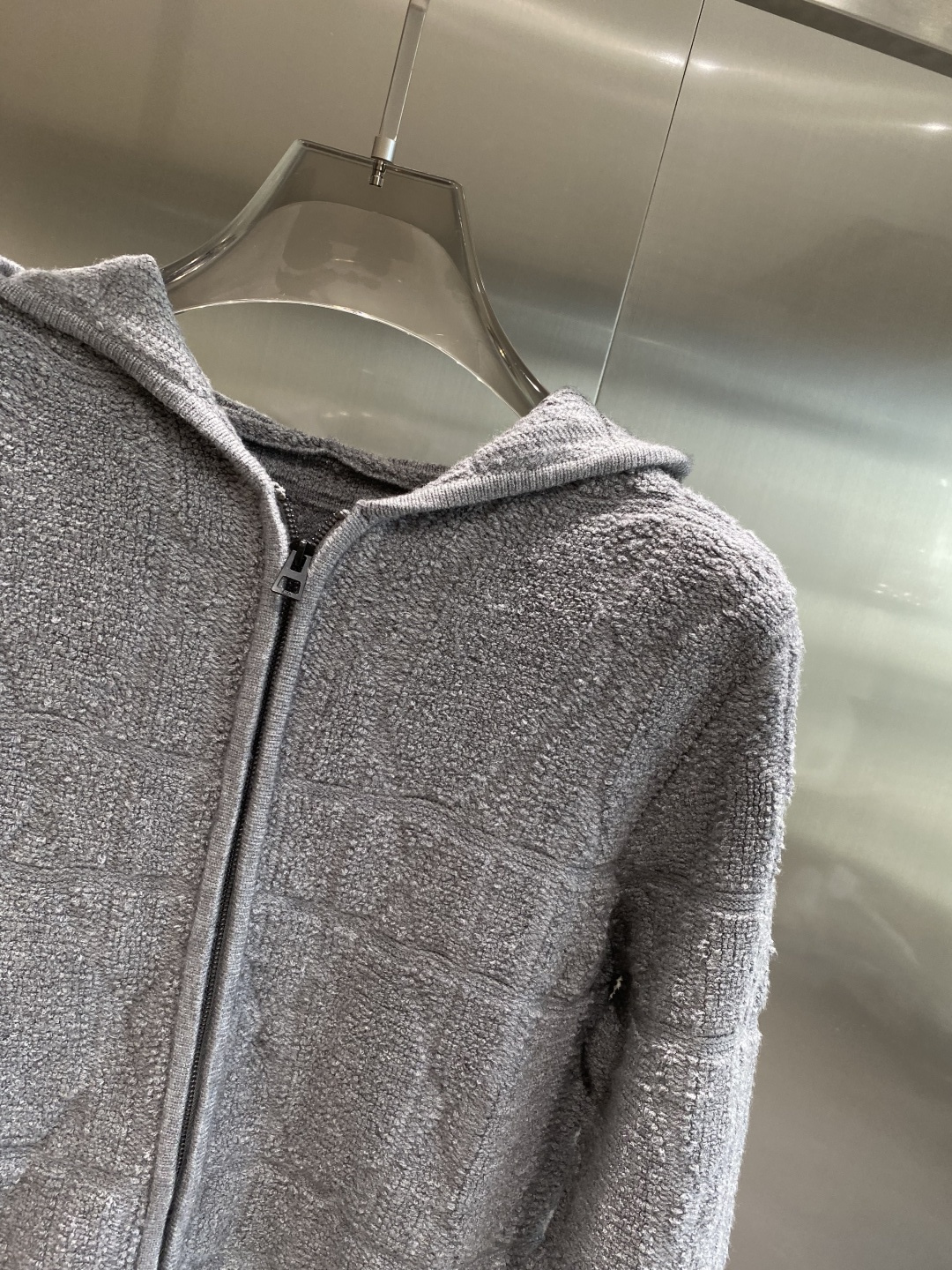 《𝙉𝙚𝙬🤍🖤迪家》开衫新款针织毛衣衫，彰显2025秋冬秀场的 主题。责任采购羊毛成就换季时节的典雅之选，