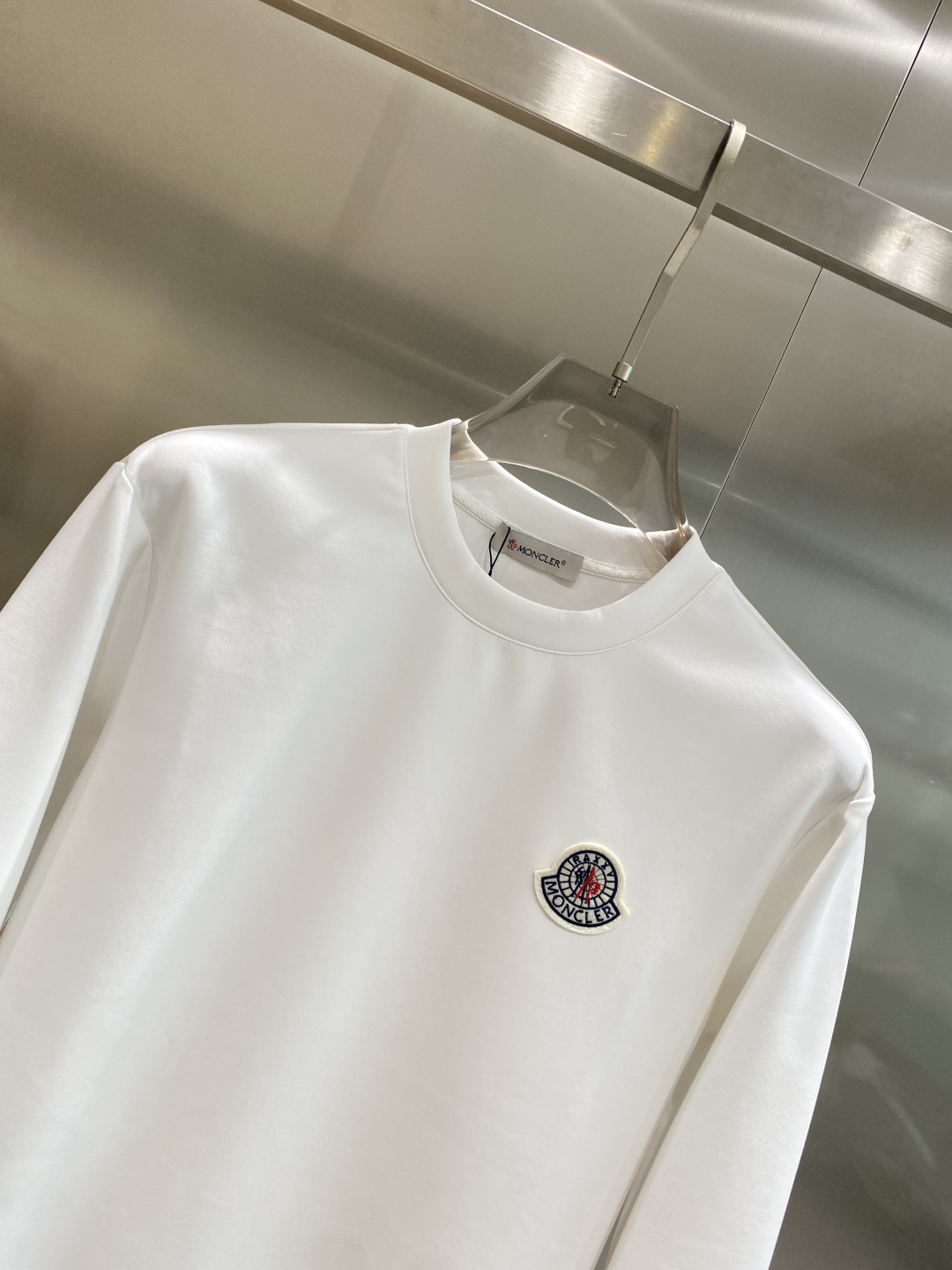 《𝙉𝙚𝙬🤍🖤蒙家》25秋冬新品空气层 圆领卫衣，正面品牌标识设计，创意重释品牌标志性设计，采用400克重