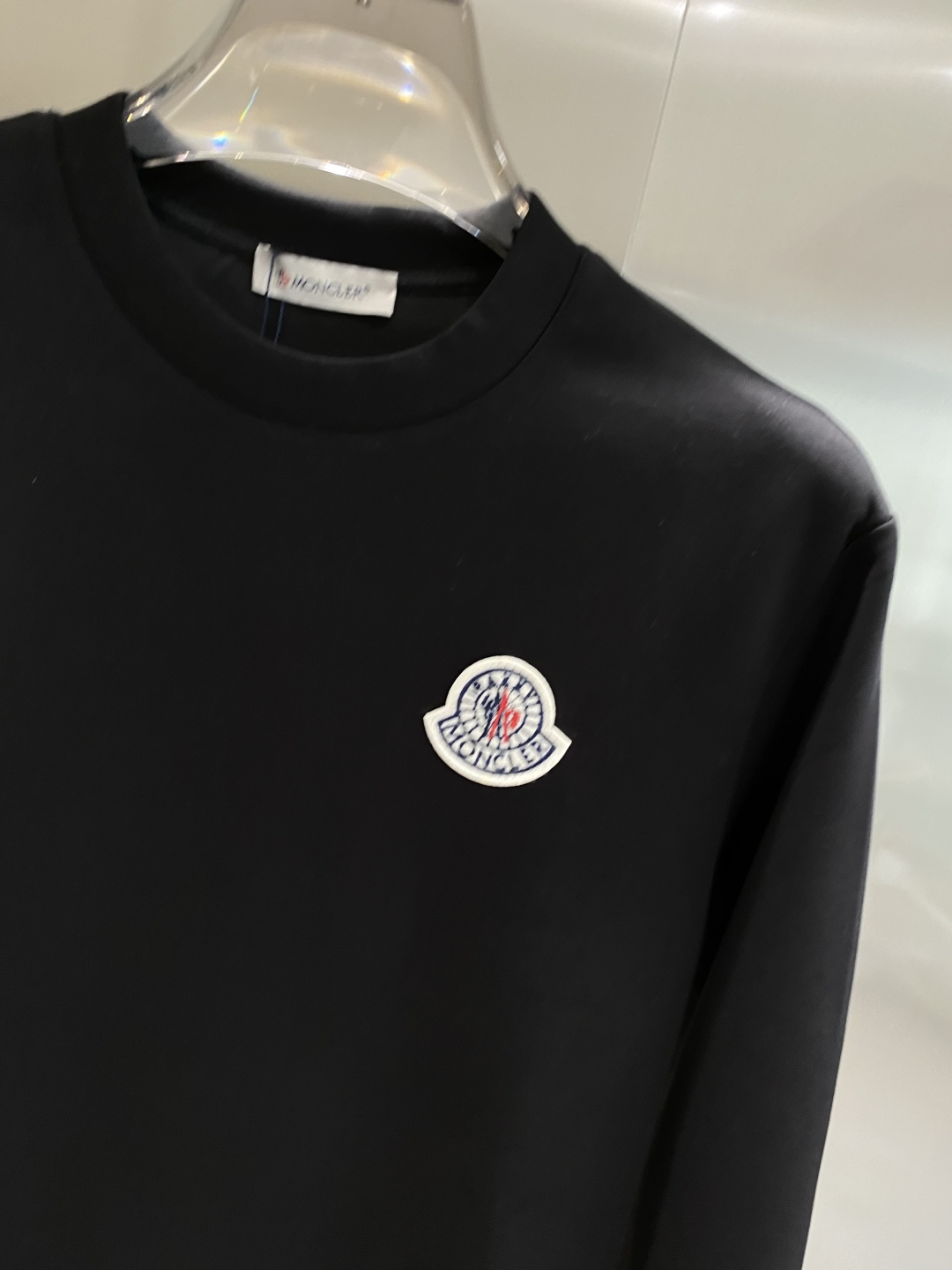 《𝙉𝙚𝙬🤍🖤蒙家》25秋冬新品空气层 圆领卫衣，正面品牌标识设计，创意重释品牌标志性设计，采用400克重