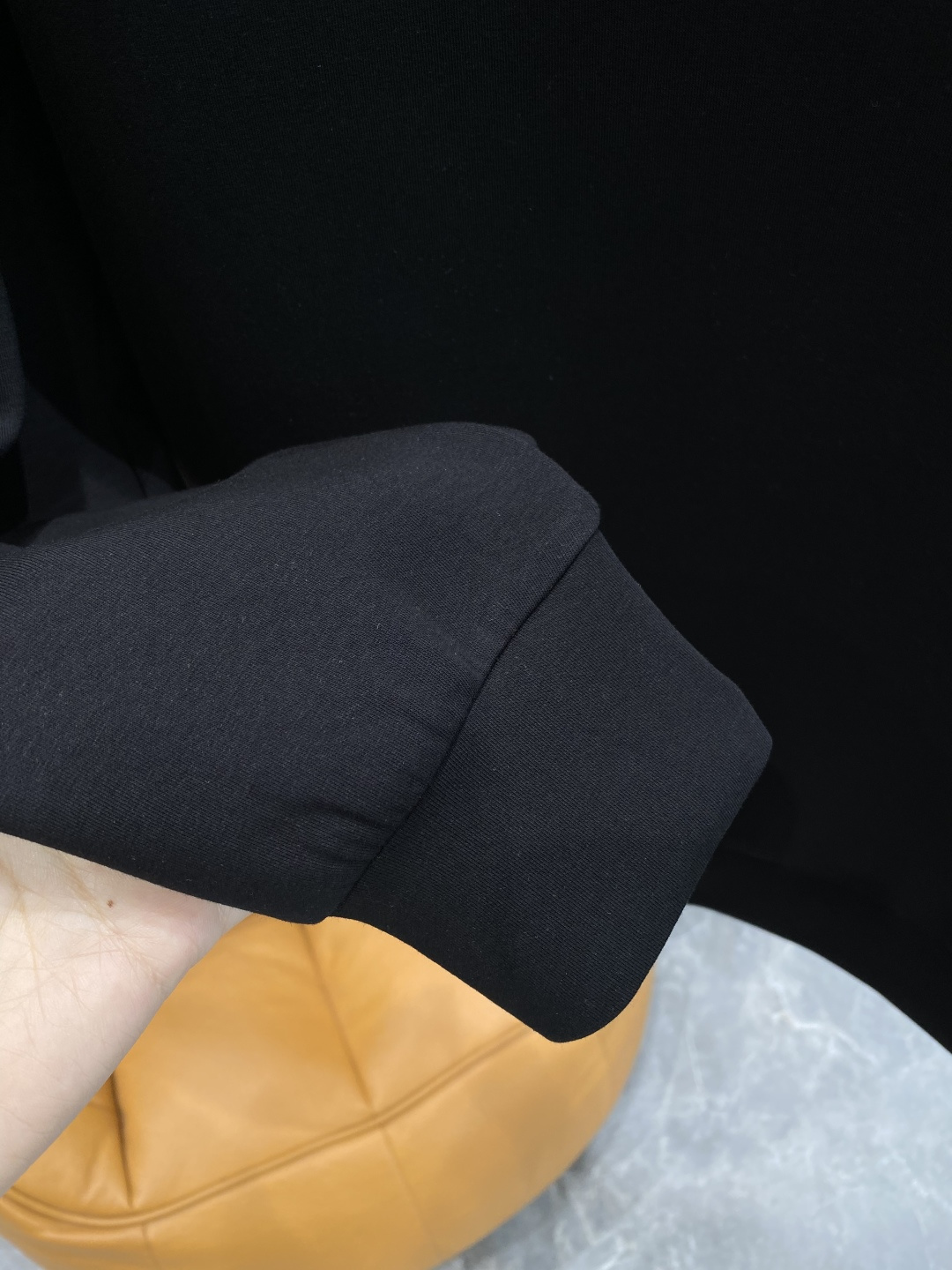 《𝙉𝙚𝙬🤍🖤DG家》25秋冬新品空气层 圆领卫衣，正面品牌标识设计，创意重释品牌标志性设计，采用400克