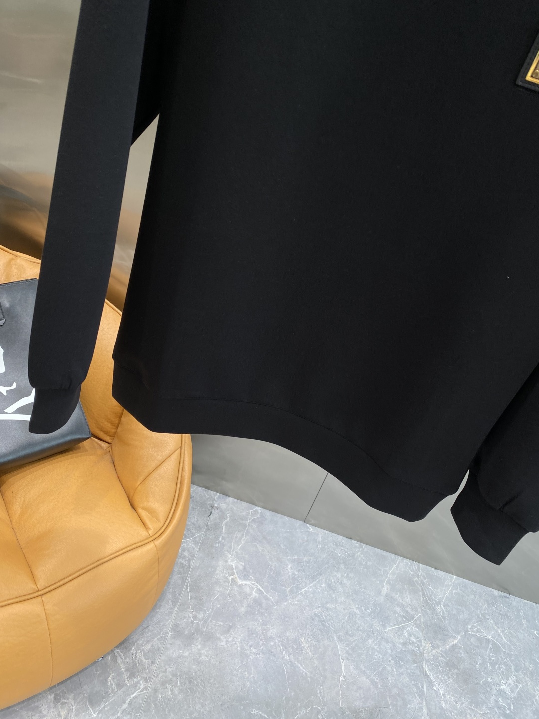 《𝙉𝙚𝙬🤍🖤DG家》25秋冬新品空气层 圆领卫衣，正面品牌标识设计，创意重释品牌标志性设计，采用400克