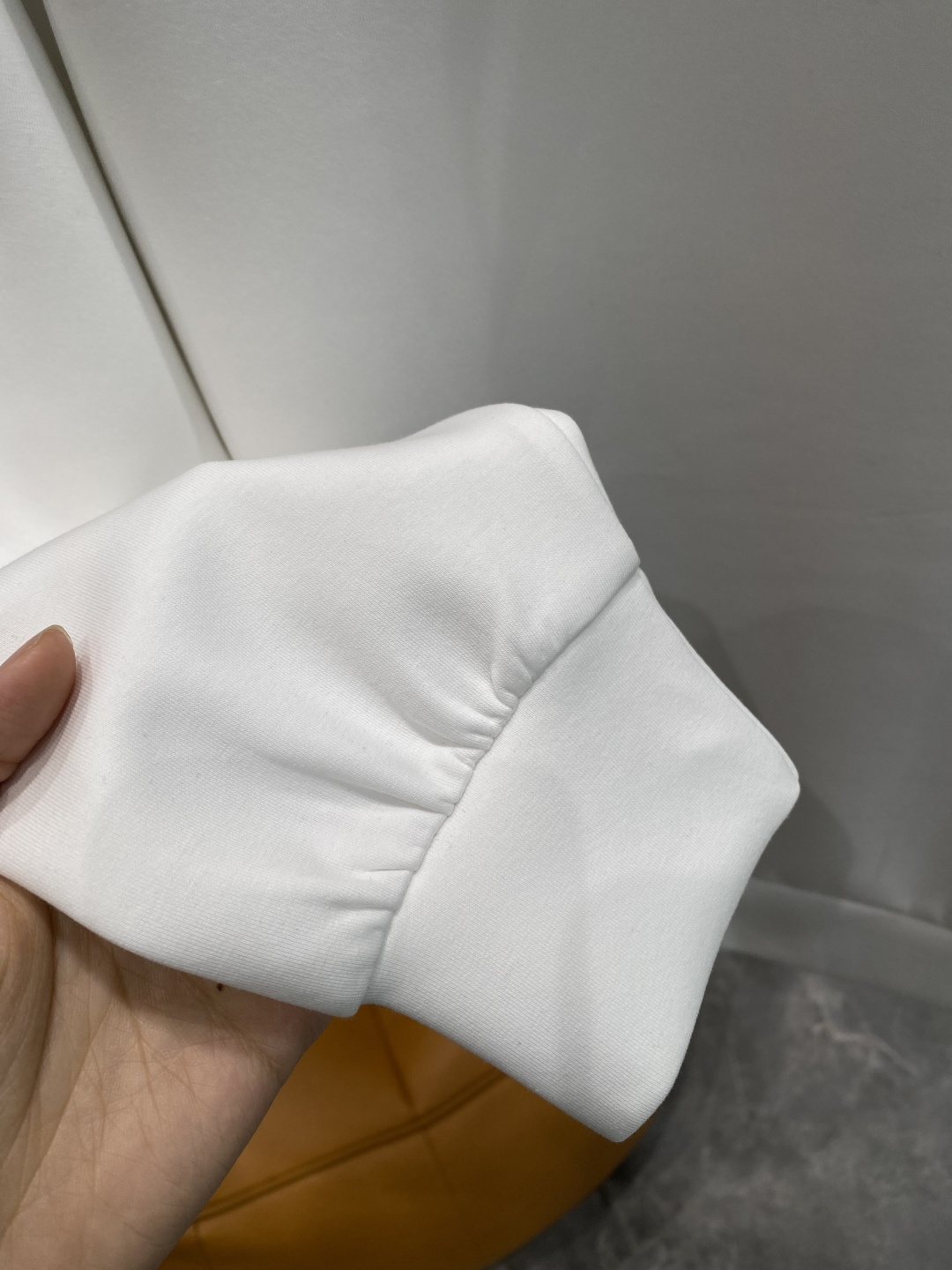 《𝙉𝙚𝙬🤍🖤DG家》25秋冬新品空气层 圆领卫衣，正面品牌标识设计，创意重释品牌标志性设计，采用400克