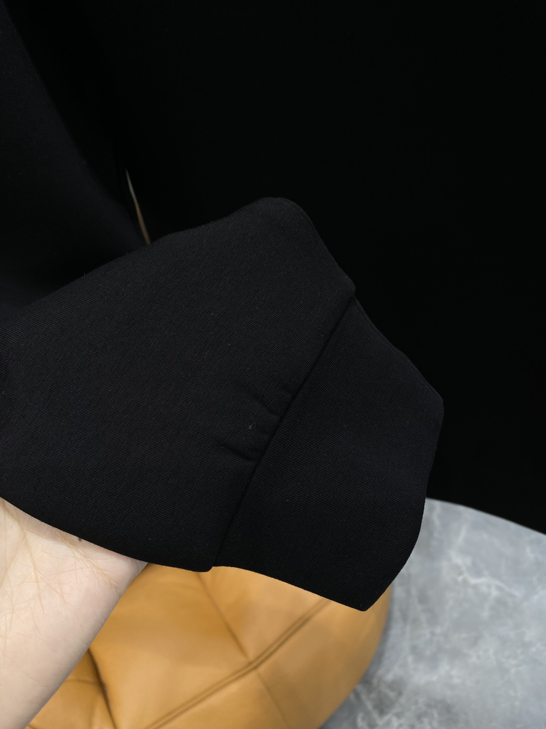 《𝙉𝙚𝙬🤍🖤迪家》25秋冬新品空气层 圆领卫衣，正面品牌标识设计，创意重释品牌标志性设计，采用400克重