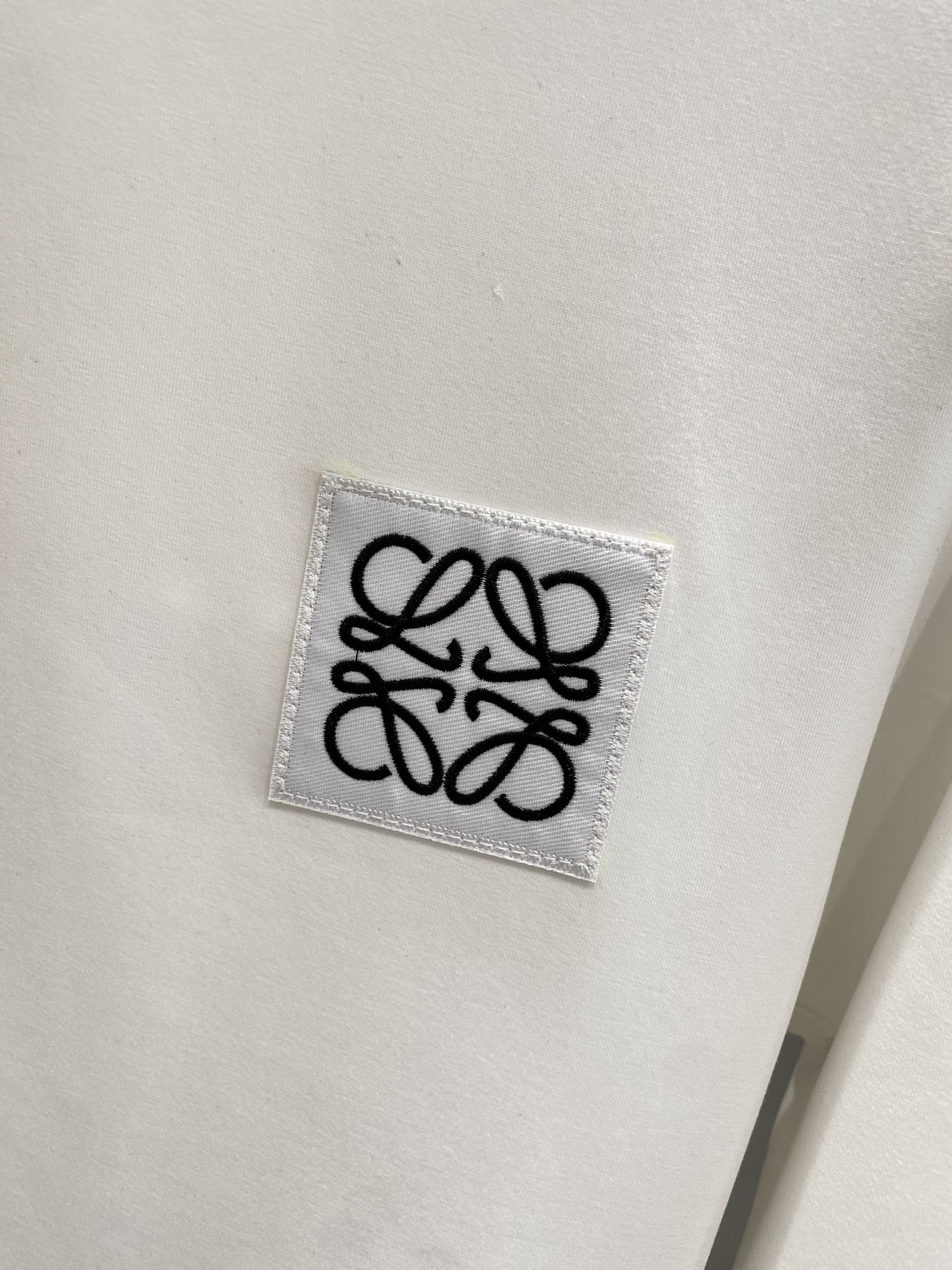 《𝙉𝙚𝙬🤍🖤罗家》25秋冬新品空气层 圆领卫衣，正面品牌标识设计，创意重释品牌标志性设计，采用400克重