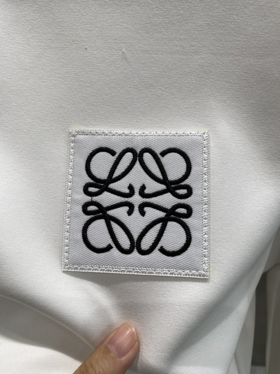 《𝙉𝙚𝙬🤍🖤罗家》25秋冬新品空气层 圆领卫衣，正面品牌标识设计，创意重释品牌标志性设计，采用400克重