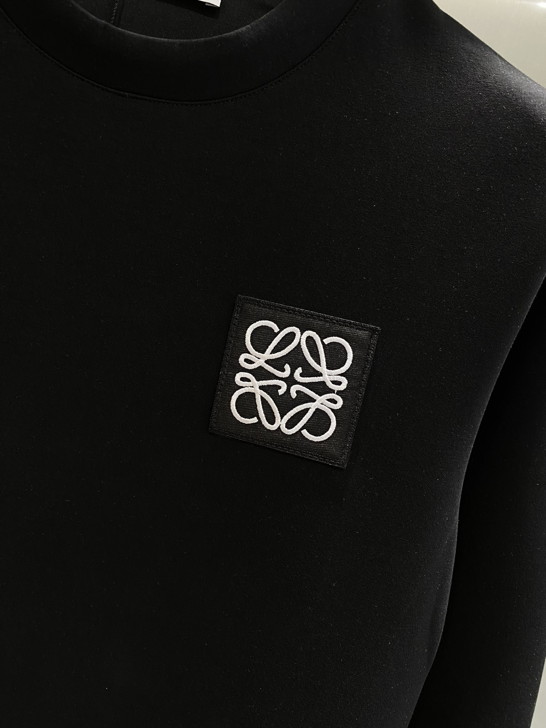 《𝙉𝙚𝙬🤍🖤罗家》25秋冬新品空气层 圆领卫衣，正面品牌标识设计，创意重释品牌标志性设计，采用400克重