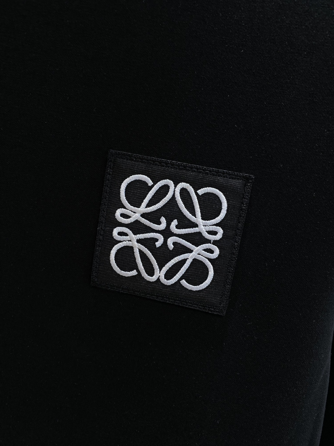 《𝙉𝙚𝙬🤍🖤罗家》25秋冬新品空气层 圆领卫衣，正面品牌标识设计，创意重释品牌标志性设计，采用400克重