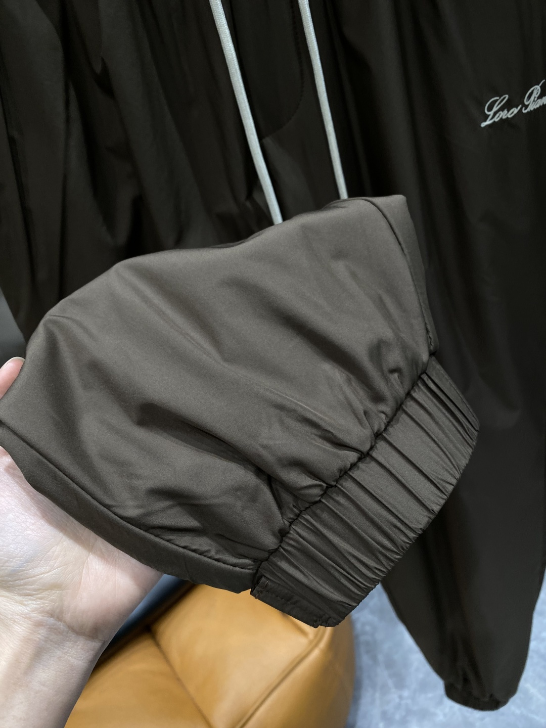 《𝙉𝙚𝙬🖤🤍lP🆕家》2025专柜新品大爆款高端休闲裤松紧裤！奢华品牌logo重工艺点缀 随意进出专柜，