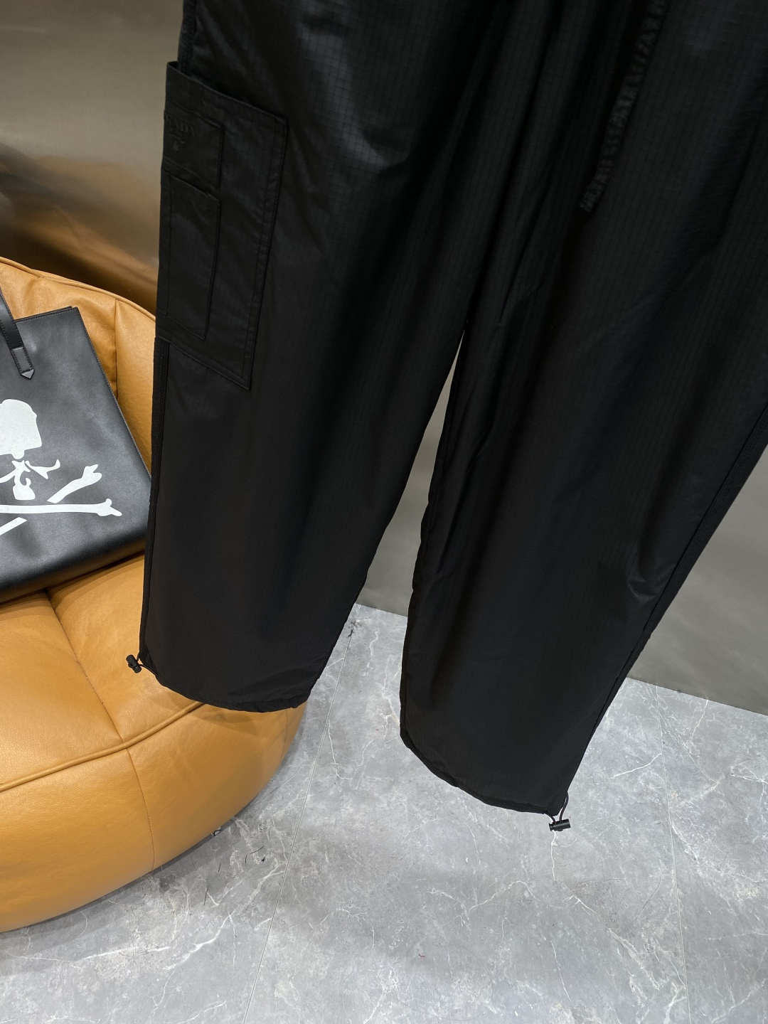 《𝙉𝙚𝙬🖤🤍普家》2025专柜新品大爆款高端休闲裤松紧裤！奢华品牌logo重工艺点缀 随意进出专柜，高端