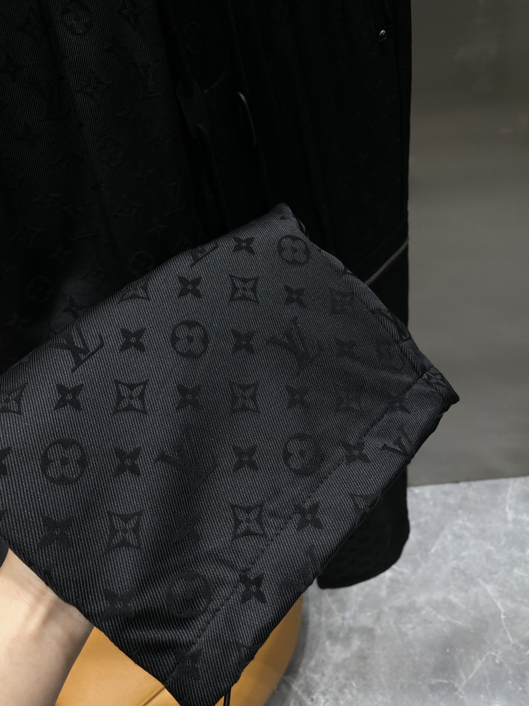 《𝙉𝙚𝙬🤍🖤驴家 》25专供新款休闲裤 高端版本！专柜定制面料 舒适度高，细节无可挑剔，品牌元素设计理念