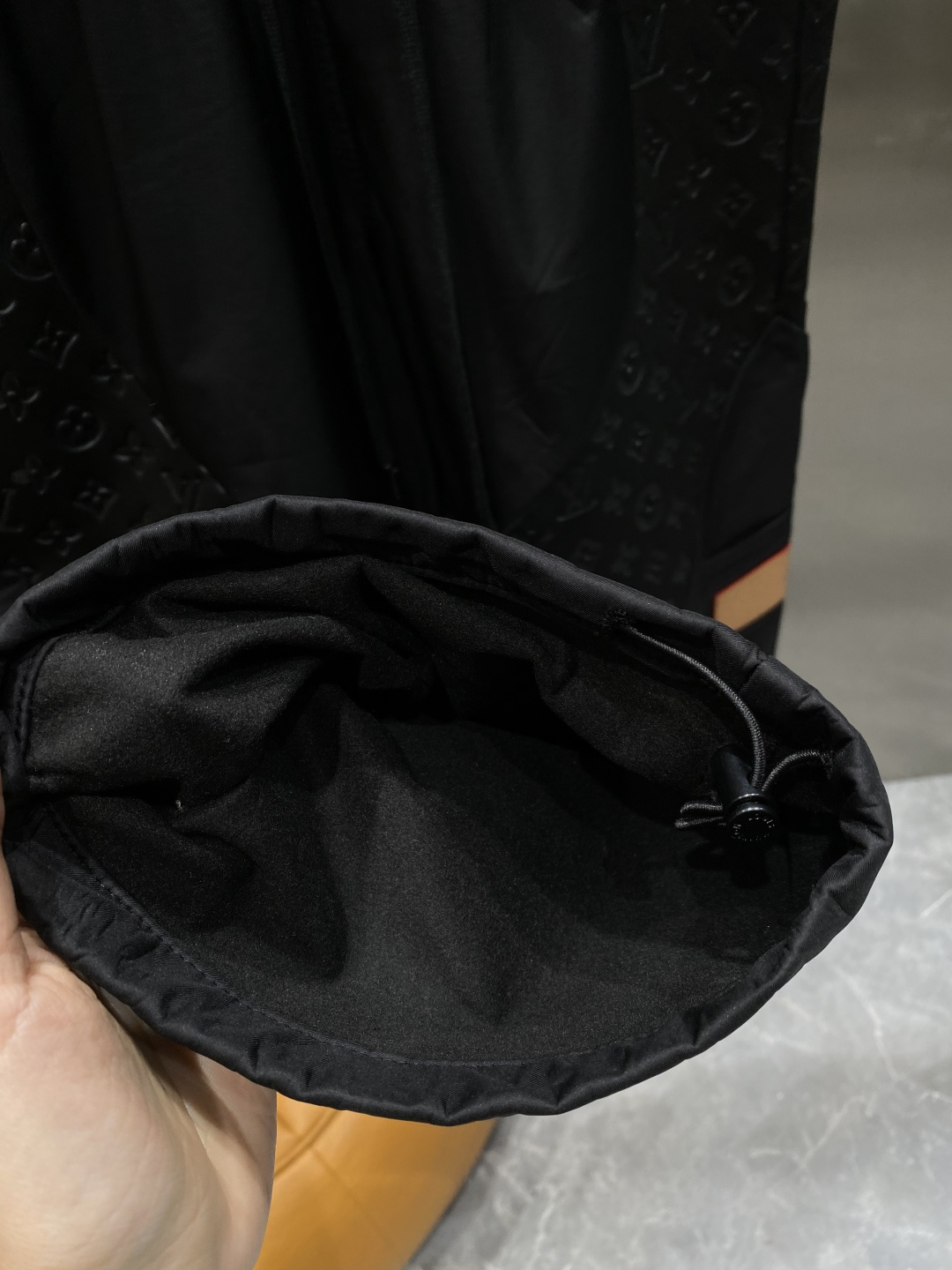 《𝙉𝙚𝙬🤍🖤驴家 》25专供新款休闲裤 高端版本！专柜定制面料 舒适度高，细节无可挑剔，品牌元素设计理念