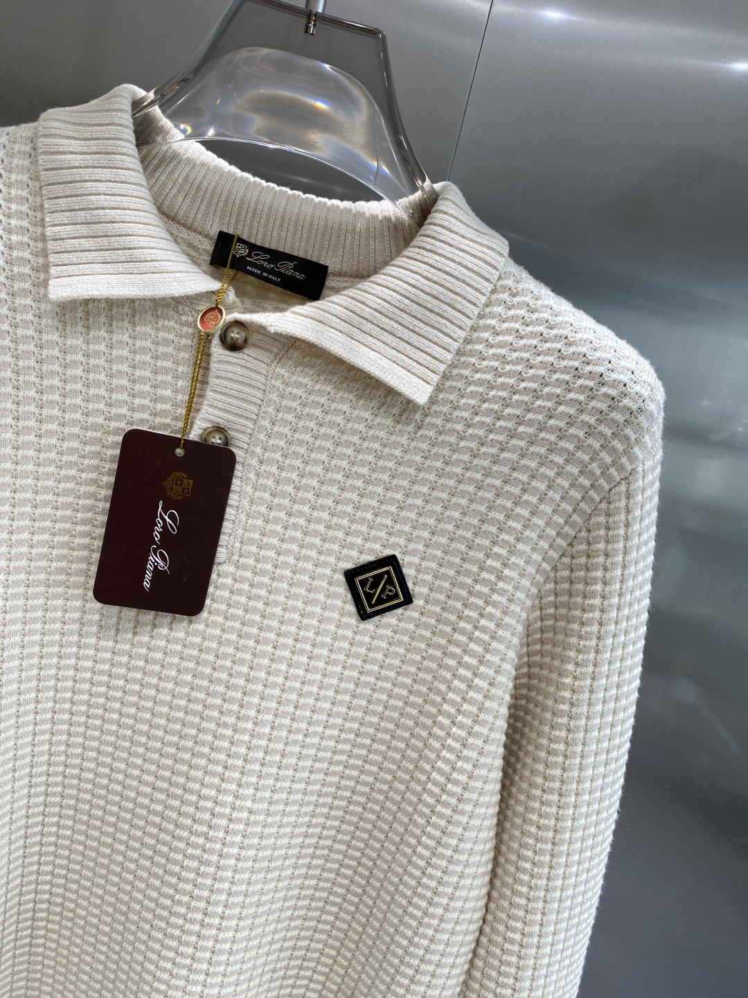 《𝙉𝙚𝙬🤍🖤lP🆕家》秋冬经典男士针织长袖圆领套头毛衣 这款针织衫向经典图案致敬。采用棉质平纹针织面料精