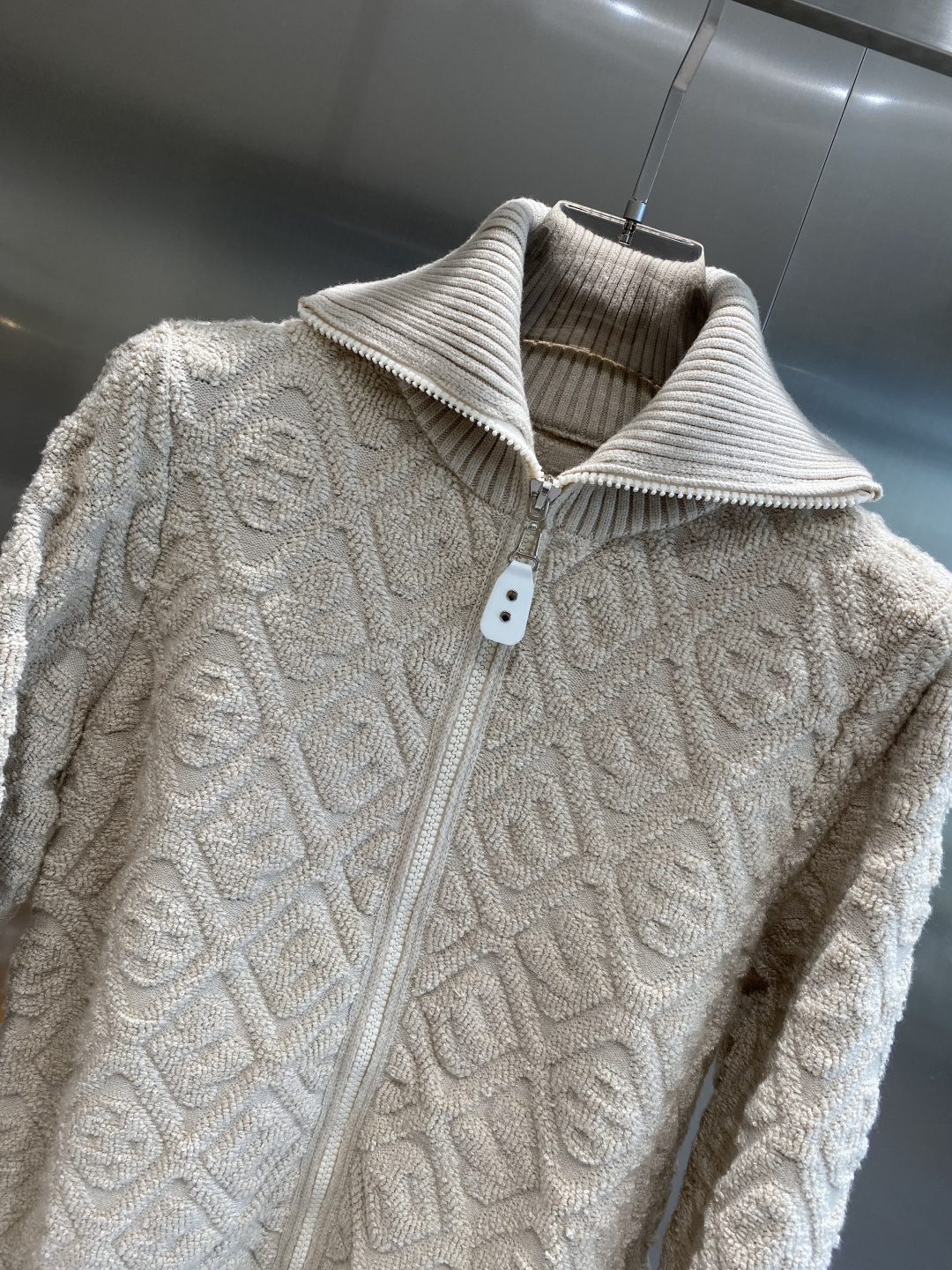 《𝙉𝙚𝙬🤍🖤驴家》25ss秋冬 最新最顶级开衫羊毛针织衫开衫毛衣，精致配色融合新款潮开衫，最顶级的品质专