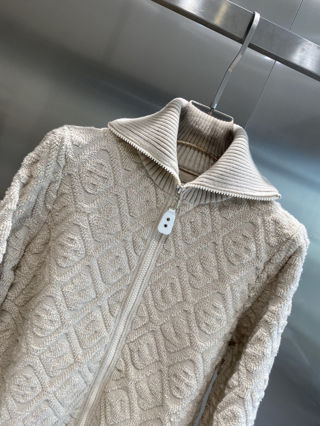 《𝙉𝙚𝙬🤍🖤驴家》25ss秋冬 最新最顶级开衫羊毛针织衫开衫毛衣，精致配色融合新款潮开衫，最顶级的品质专