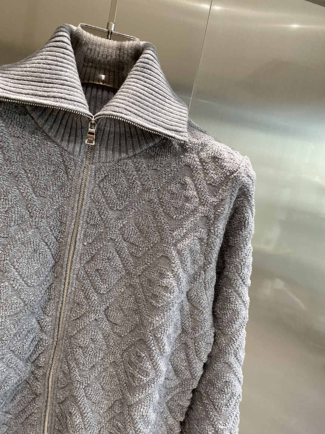 《𝙉𝙚𝙬🤍🖤驴家》25ss秋冬 最新最顶级开衫羊毛针织衫开衫毛衣，精致配色融合新款潮开衫，最顶级的品质专