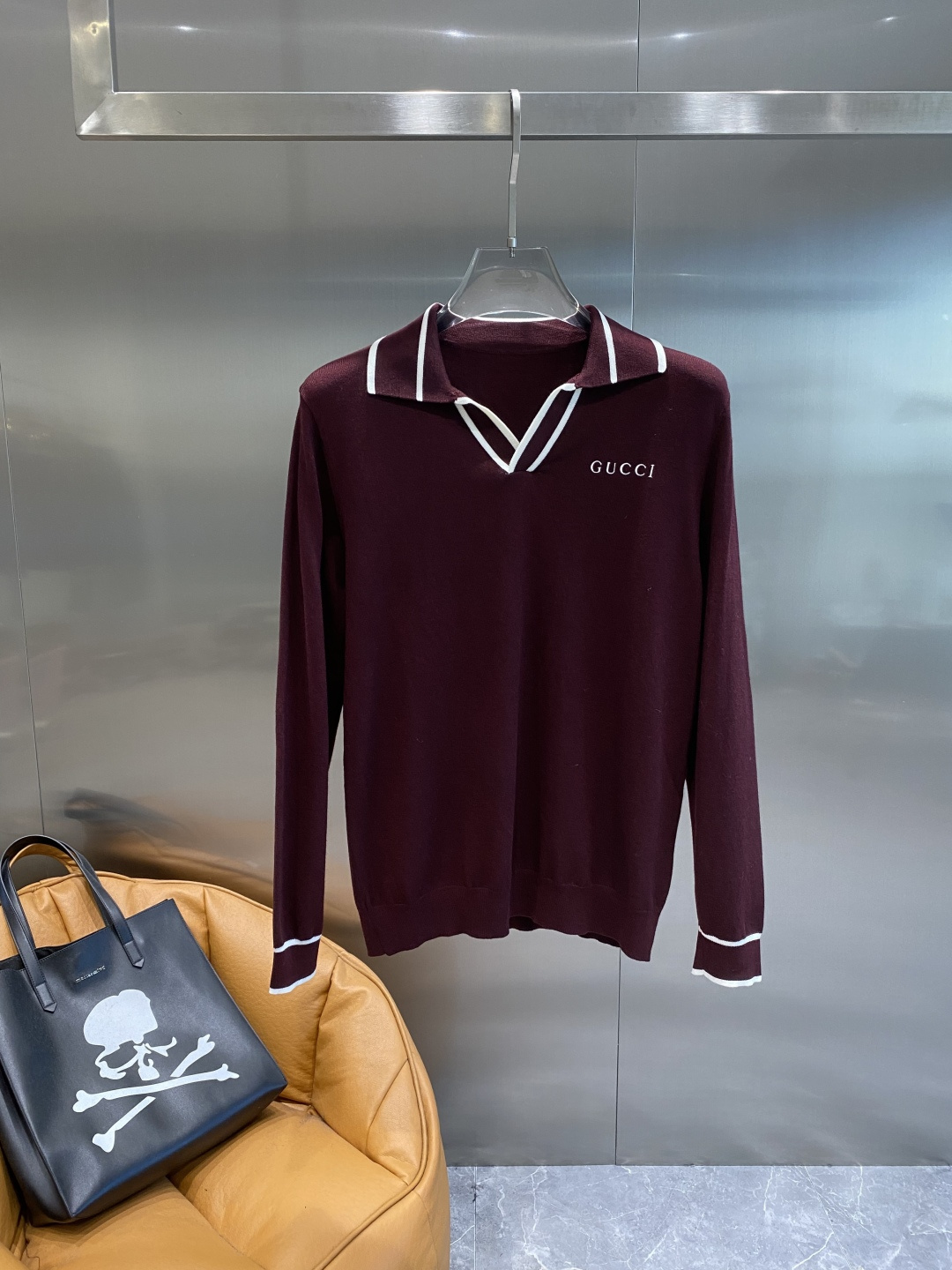 《𝙉𝙚𝙬🤍🖤古家》2025官网秋冬季最新毛衣，专柜同步在售爆款！特供羊毛混纺面料.手感舒适.可直接接触皮