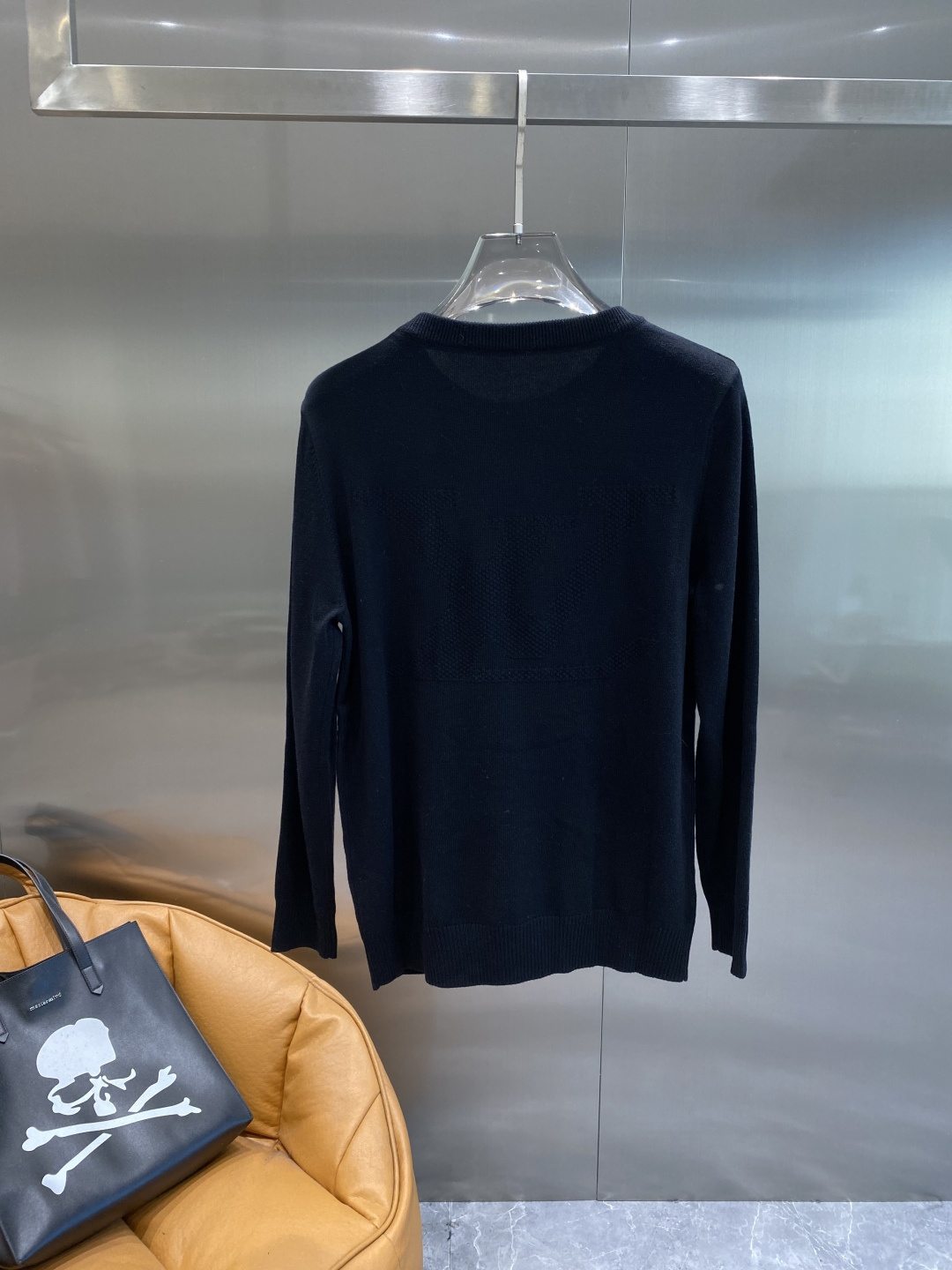 《𝙉𝙚𝙬🤍🖤驴家》2025官网秋冬季最新毛衣，专柜同步在售爆款！特供羊毛混纺面料.手感舒适.可直接接触皮