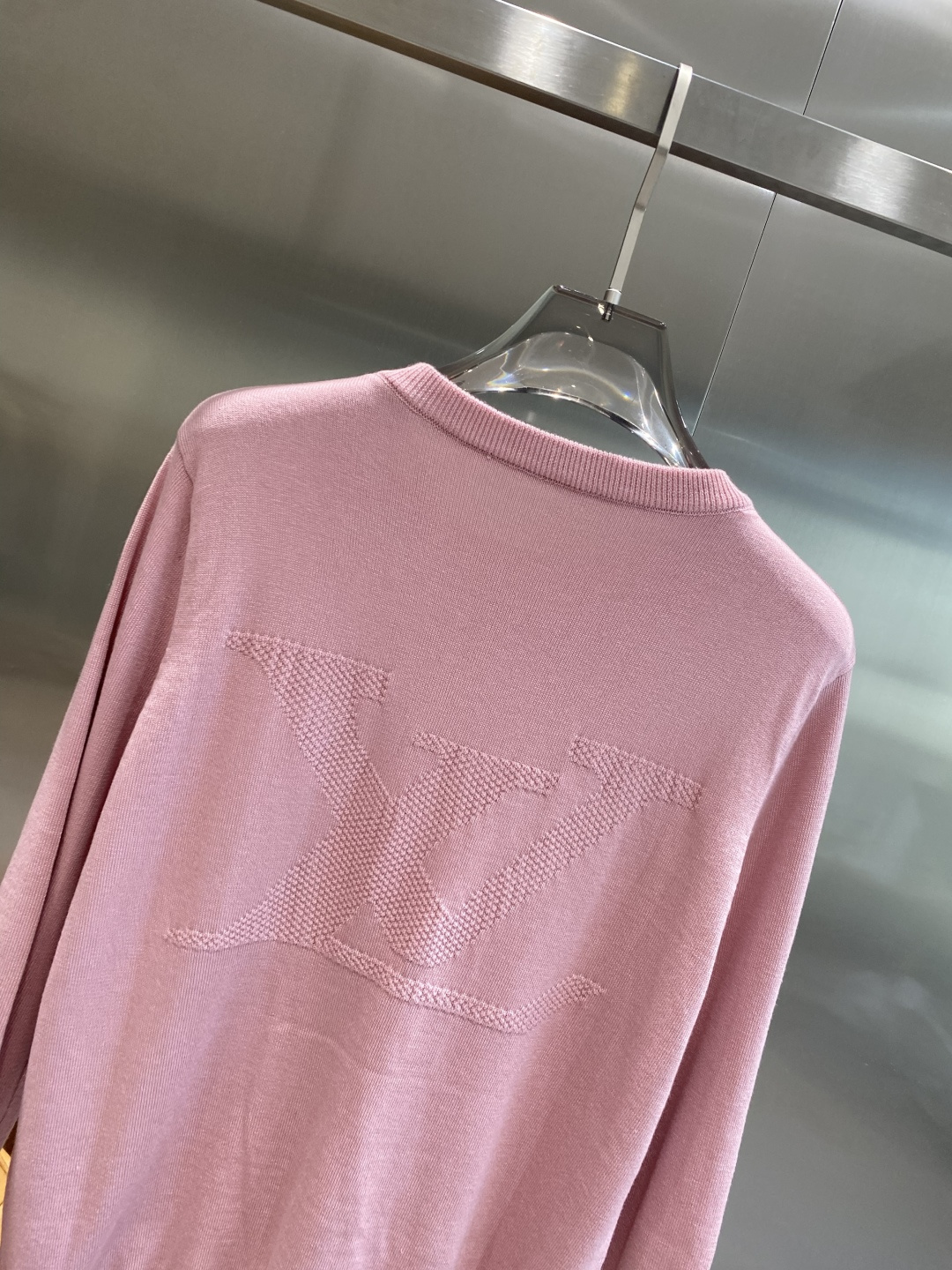 《𝙉𝙚𝙬🤍🖤驴家》2025官网秋冬季最新毛衣，专柜同步在售爆款！特供羊毛混纺面料.手感舒适.可直接接触皮