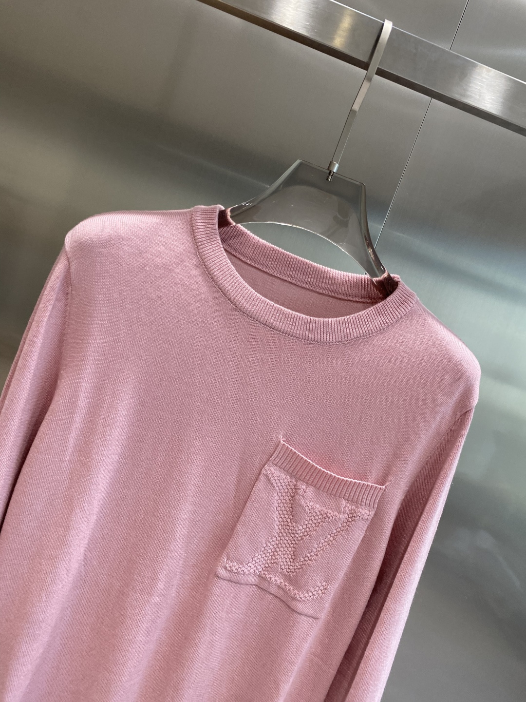 《𝙉𝙚𝙬🤍🖤驴家》2025官网秋冬季最新毛衣，专柜同步在售爆款！特供羊毛混纺面料.手感舒适.可直接接触皮